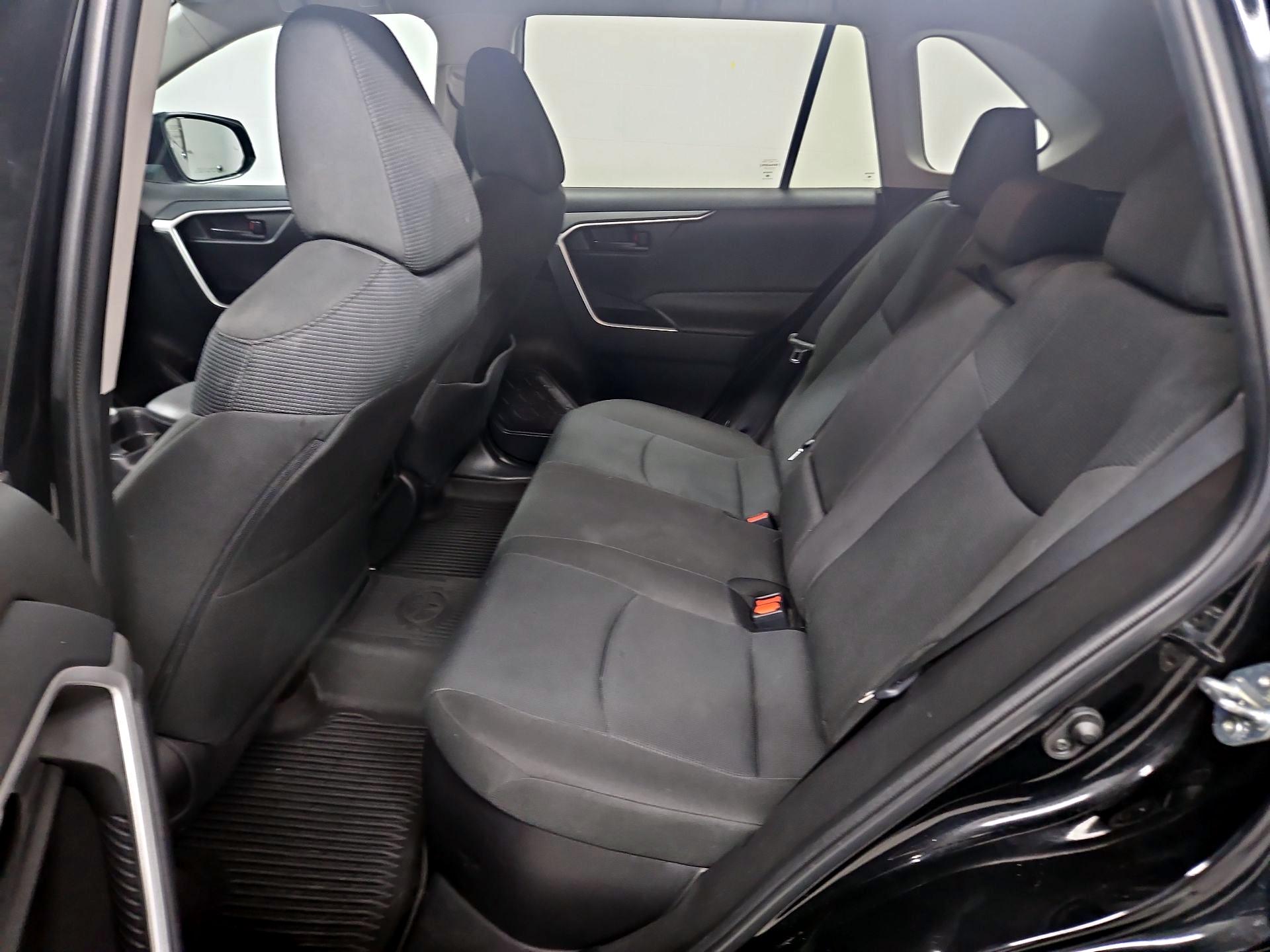 Thumbnail: 2021 Toyota RAV4 - 19