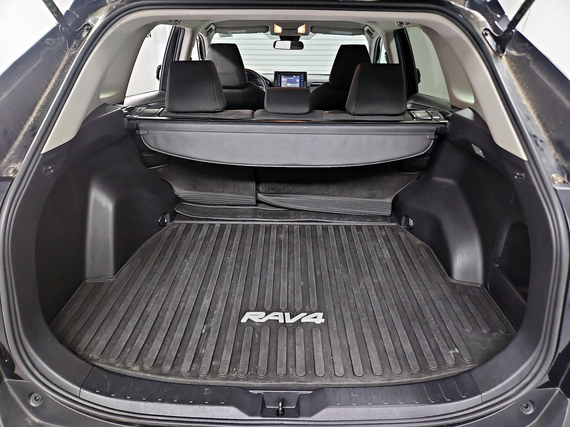 Thumbnail: 2021 Toyota RAV4 - 20