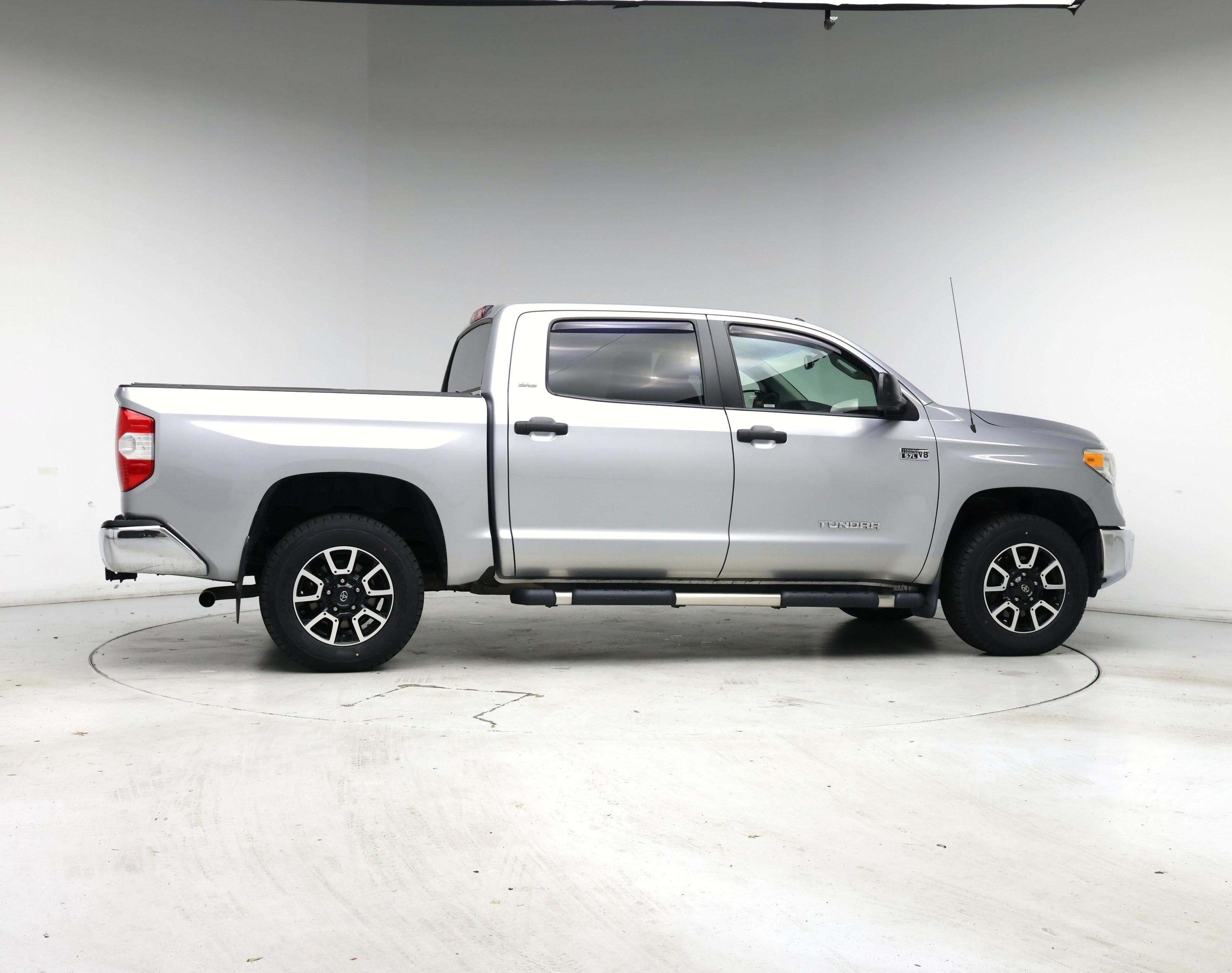 Thumbnail: 2017 Toyota Tundra - 7