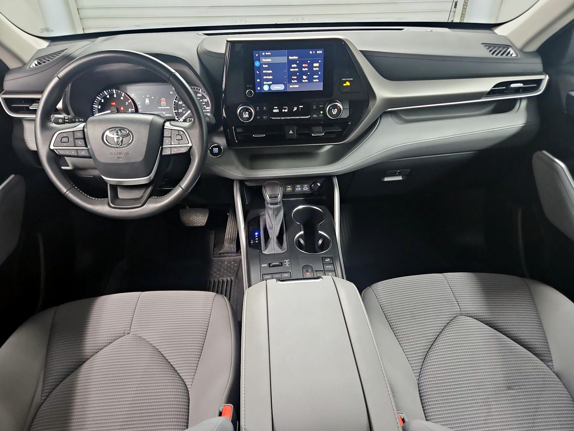 Thumbnail: 2023 Toyota Highlander - 9