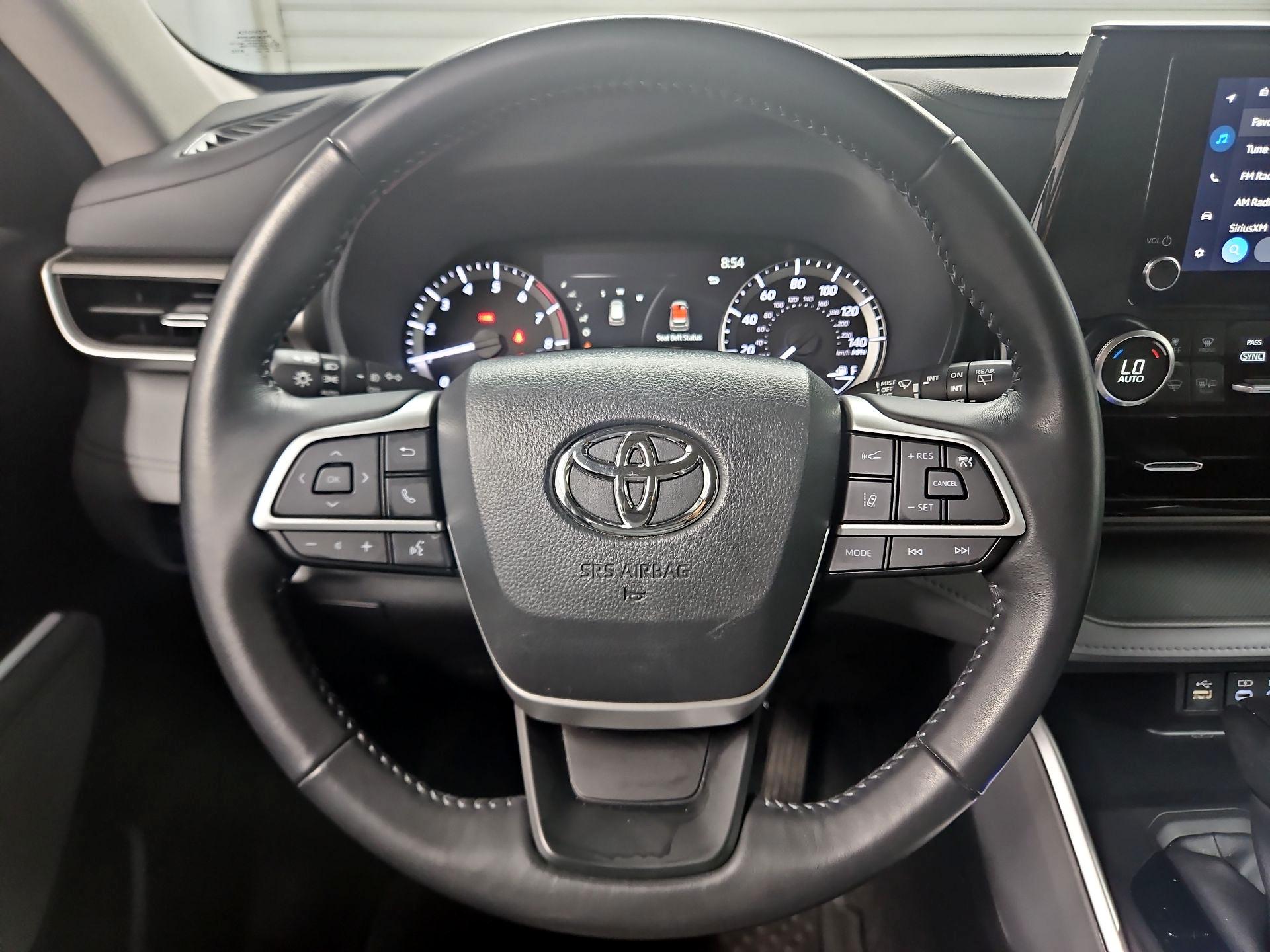 Thumbnail: 2023 Toyota Highlander - 10