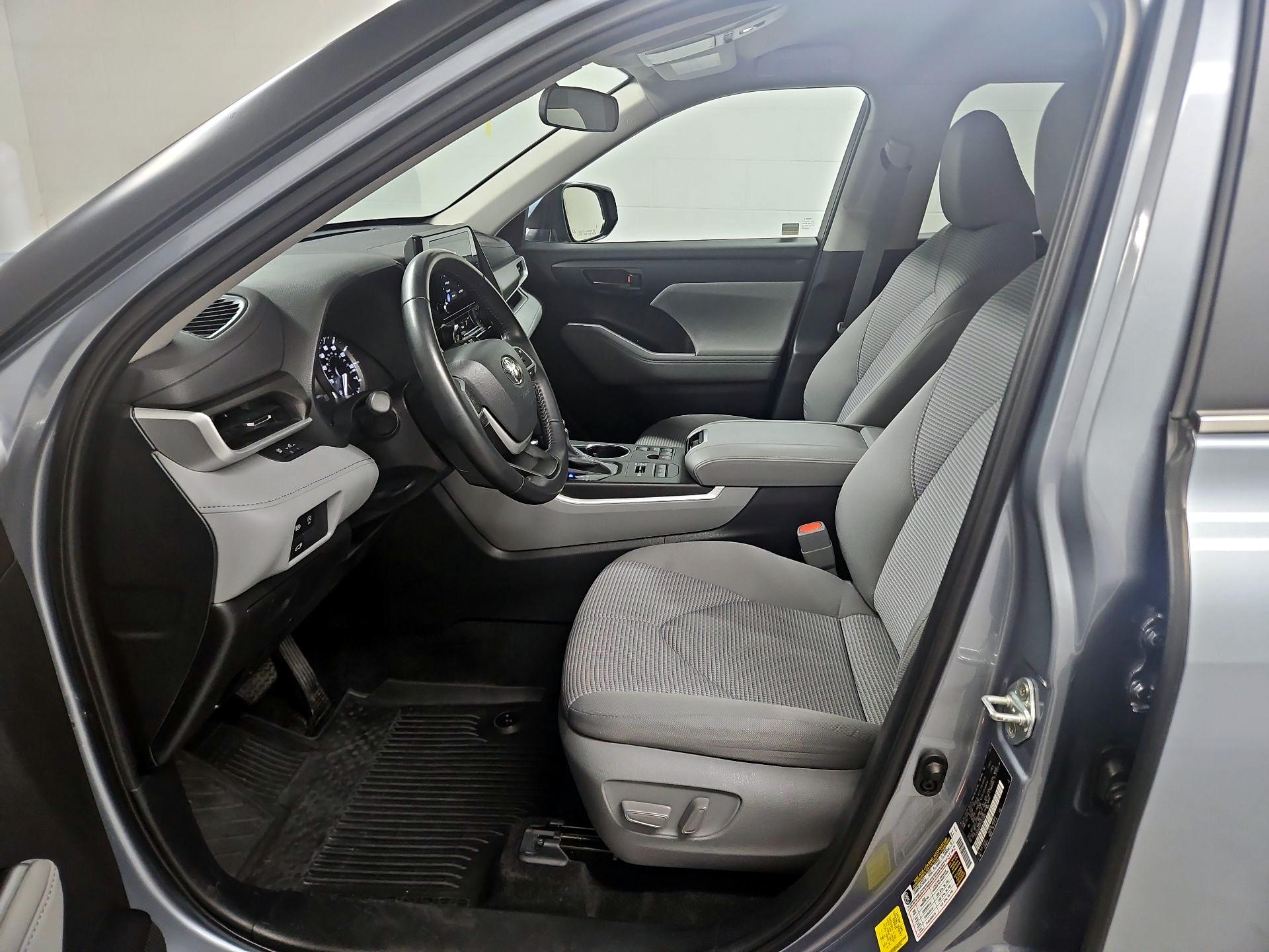 Thumbnail: 2023 Toyota Highlander - 11