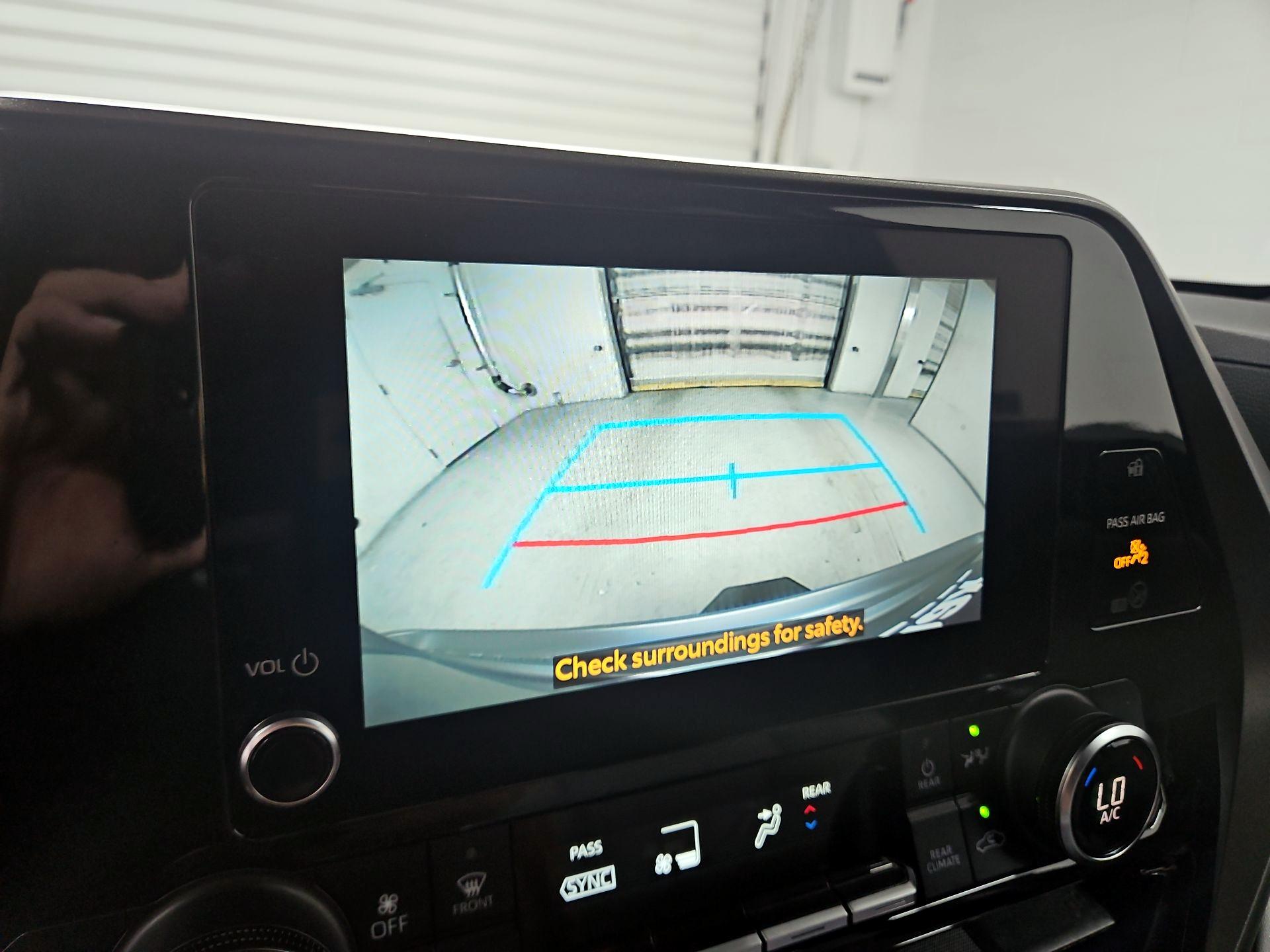 Thumbnail: 2023 Toyota Highlander - 14