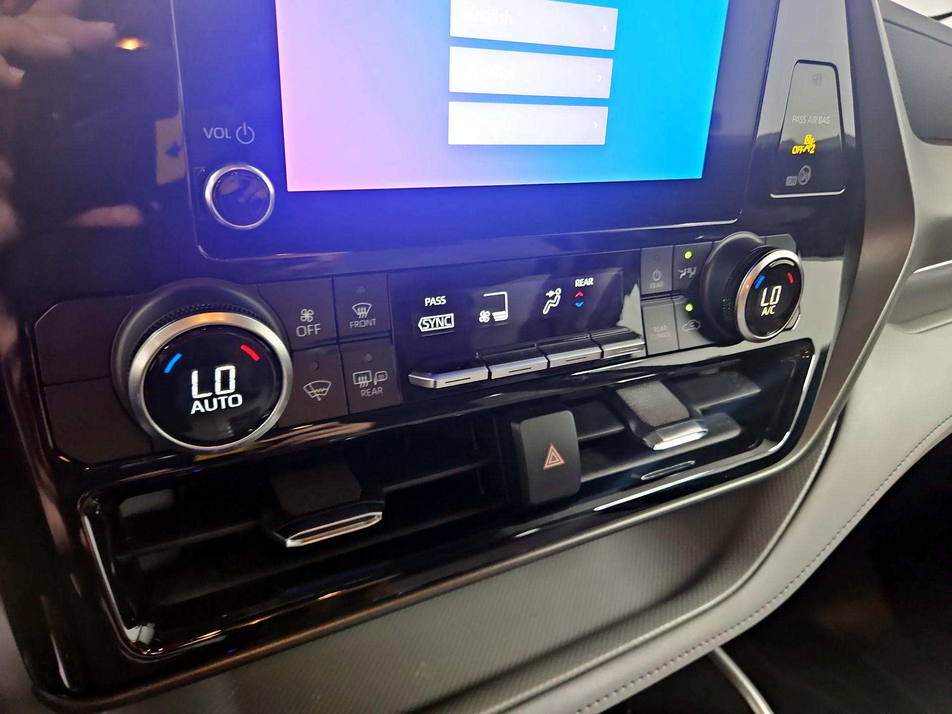 Thumbnail: 2023 Toyota Highlander - 16