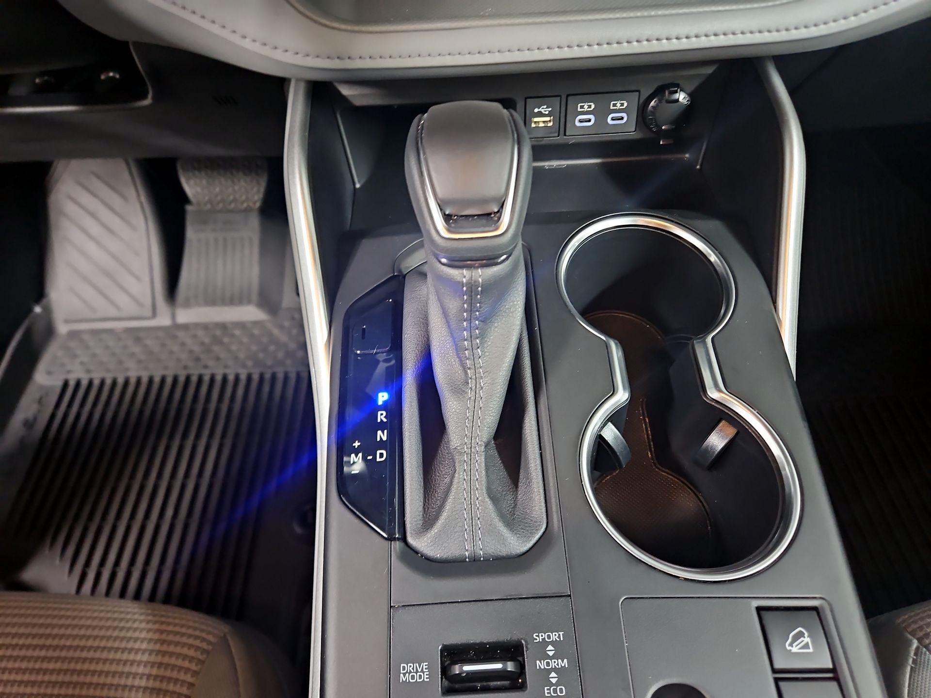 Thumbnail: 2023 Toyota Highlander - 17