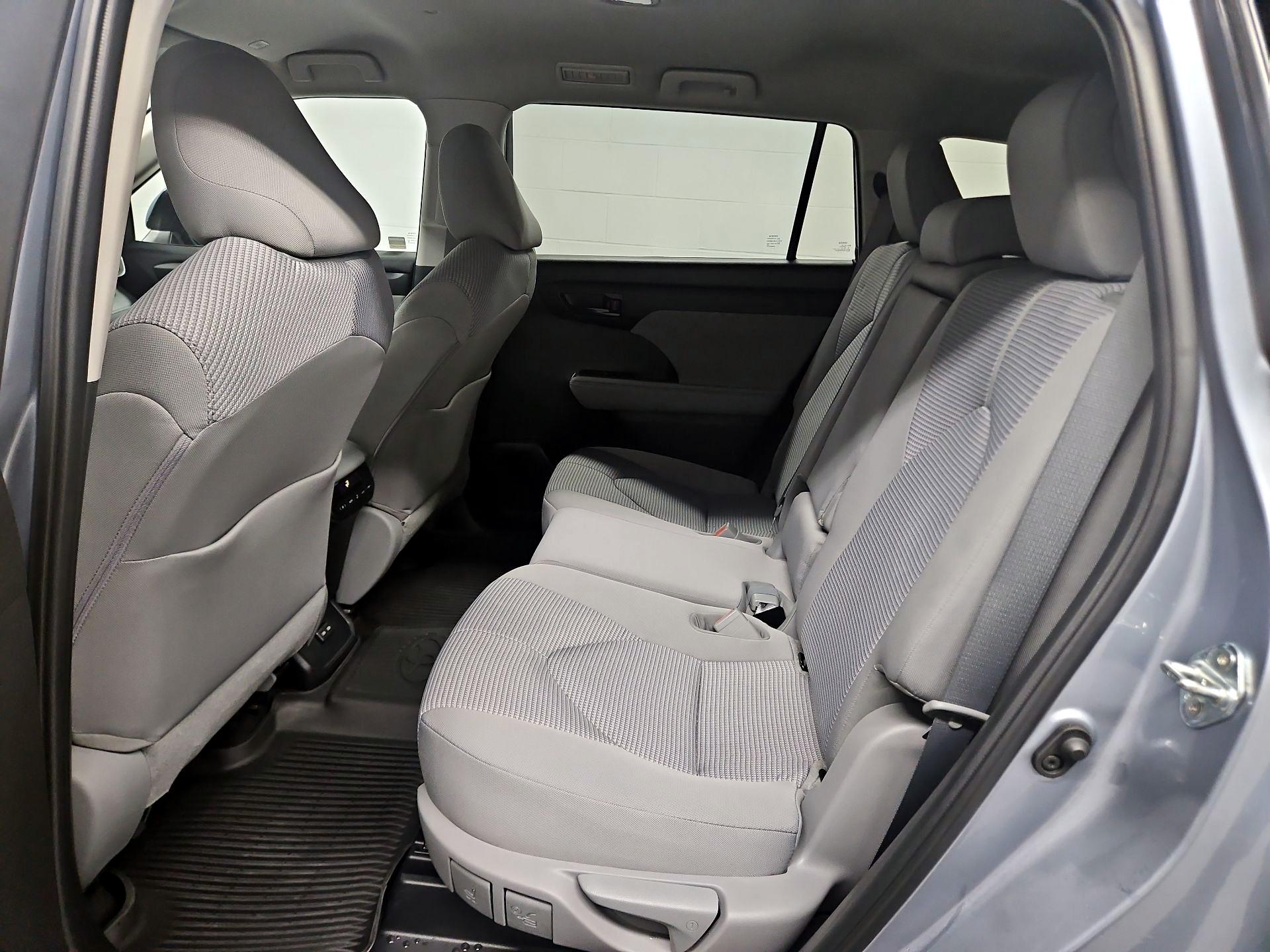 Thumbnail: 2023 Toyota Highlander - 19