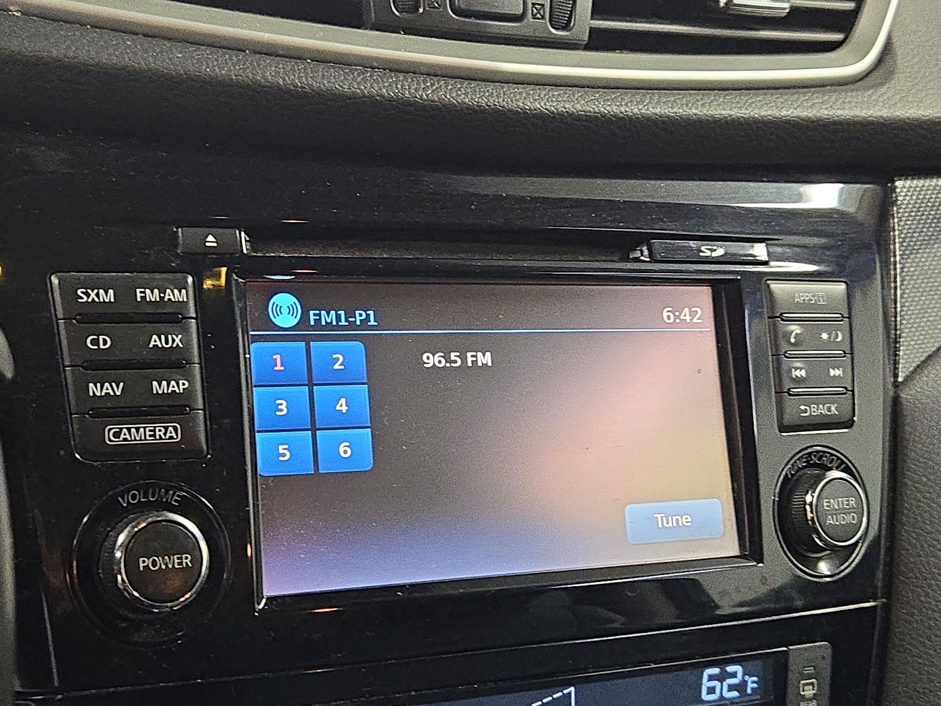 Thumbnail: 2016 Nissan Rogue - 16