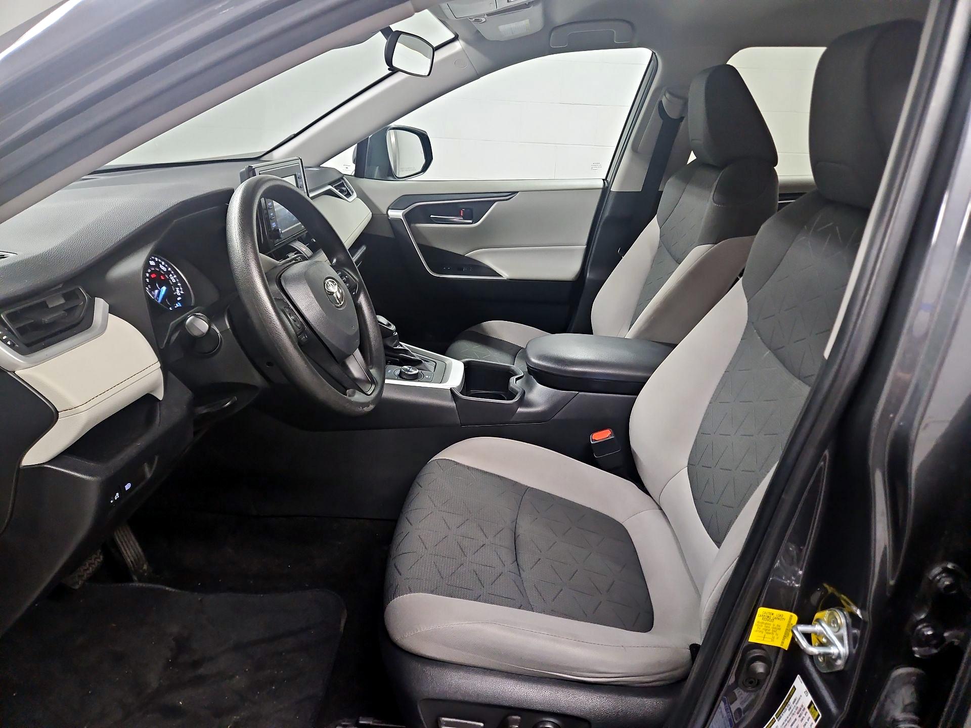 Thumbnail: 2022 Toyota RAV4 - 11