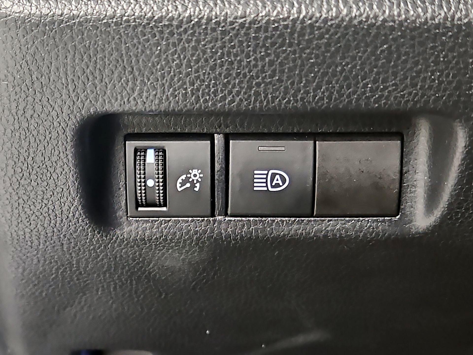 Thumbnail: 2022 Toyota RAV4 - 13