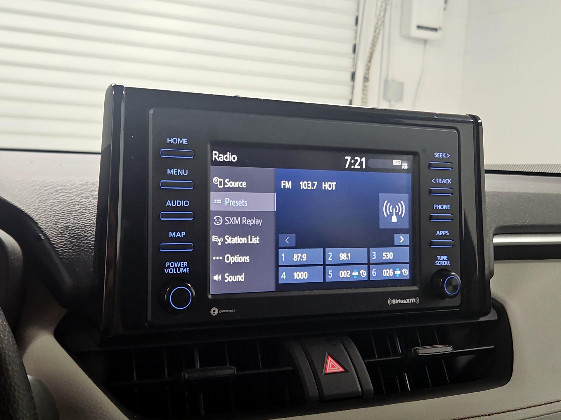 Thumbnail: 2022 Toyota RAV4 - 15