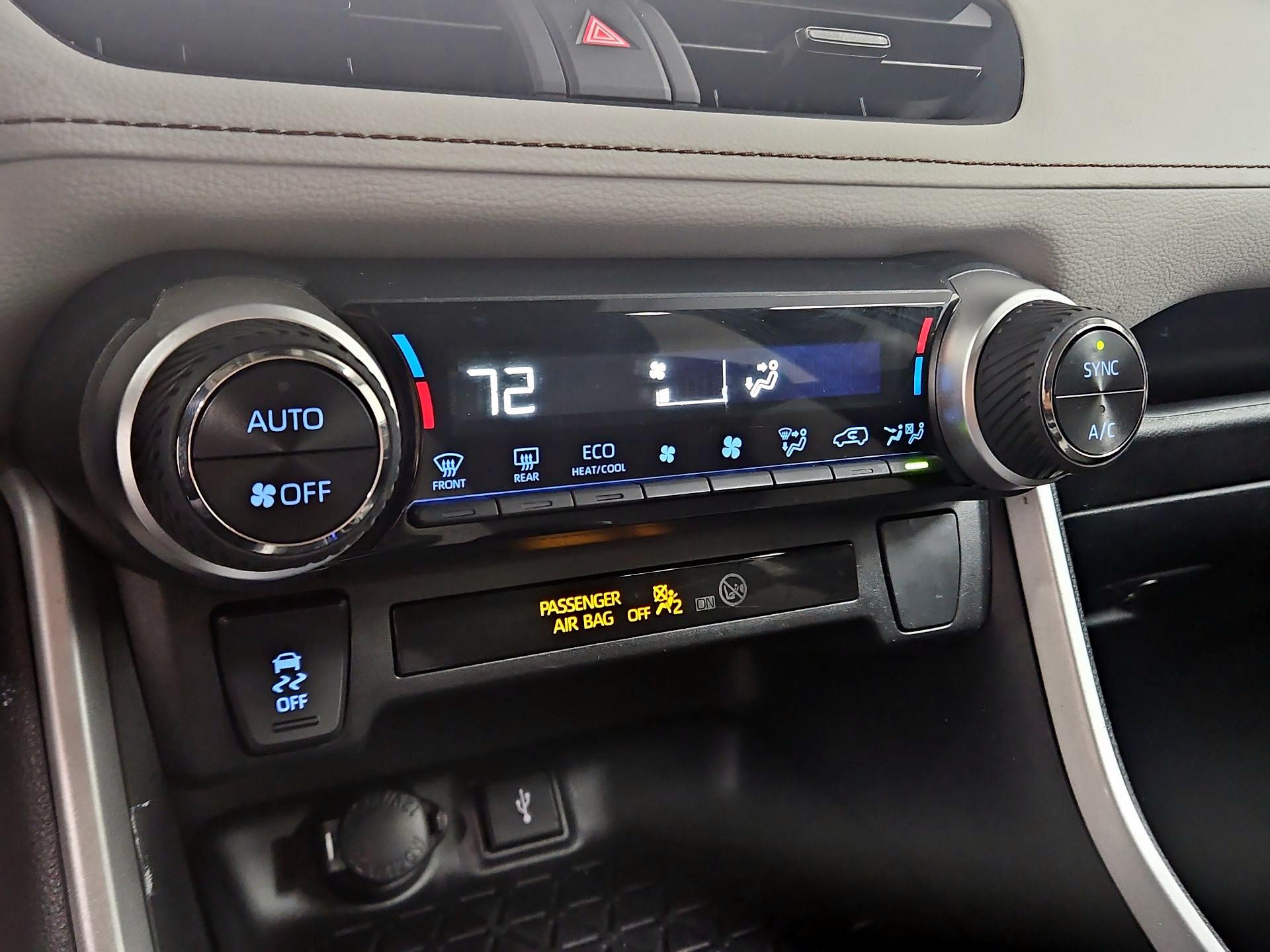 Thumbnail: 2022 Toyota RAV4 - 16