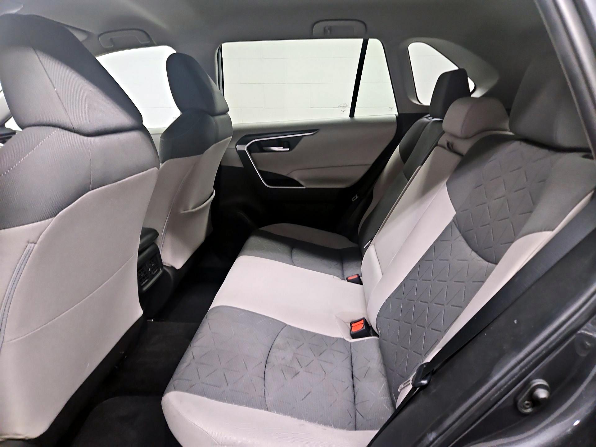 Thumbnail: 2022 Toyota RAV4 - 19