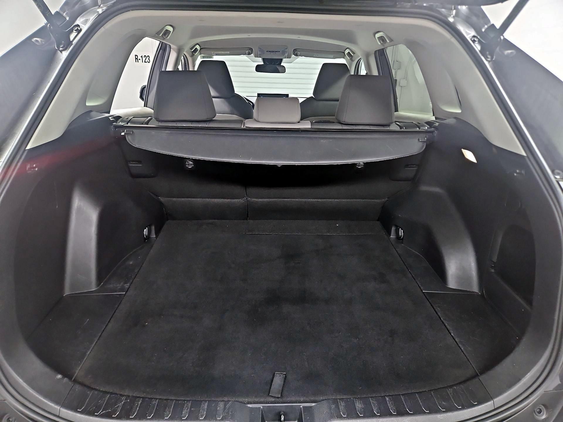 Thumbnail: 2022 Toyota RAV4 - 20