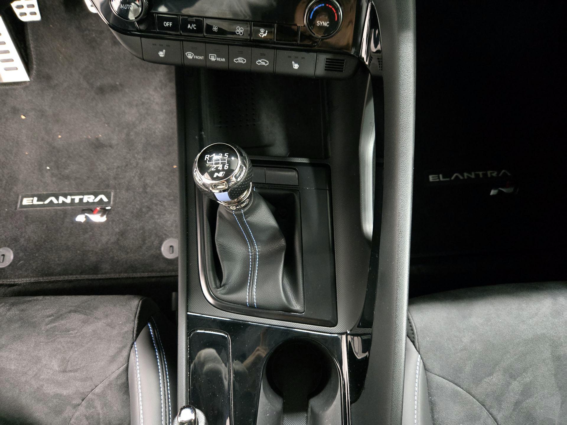 Thumbnail: 2023 Hyundai Elantra - 18