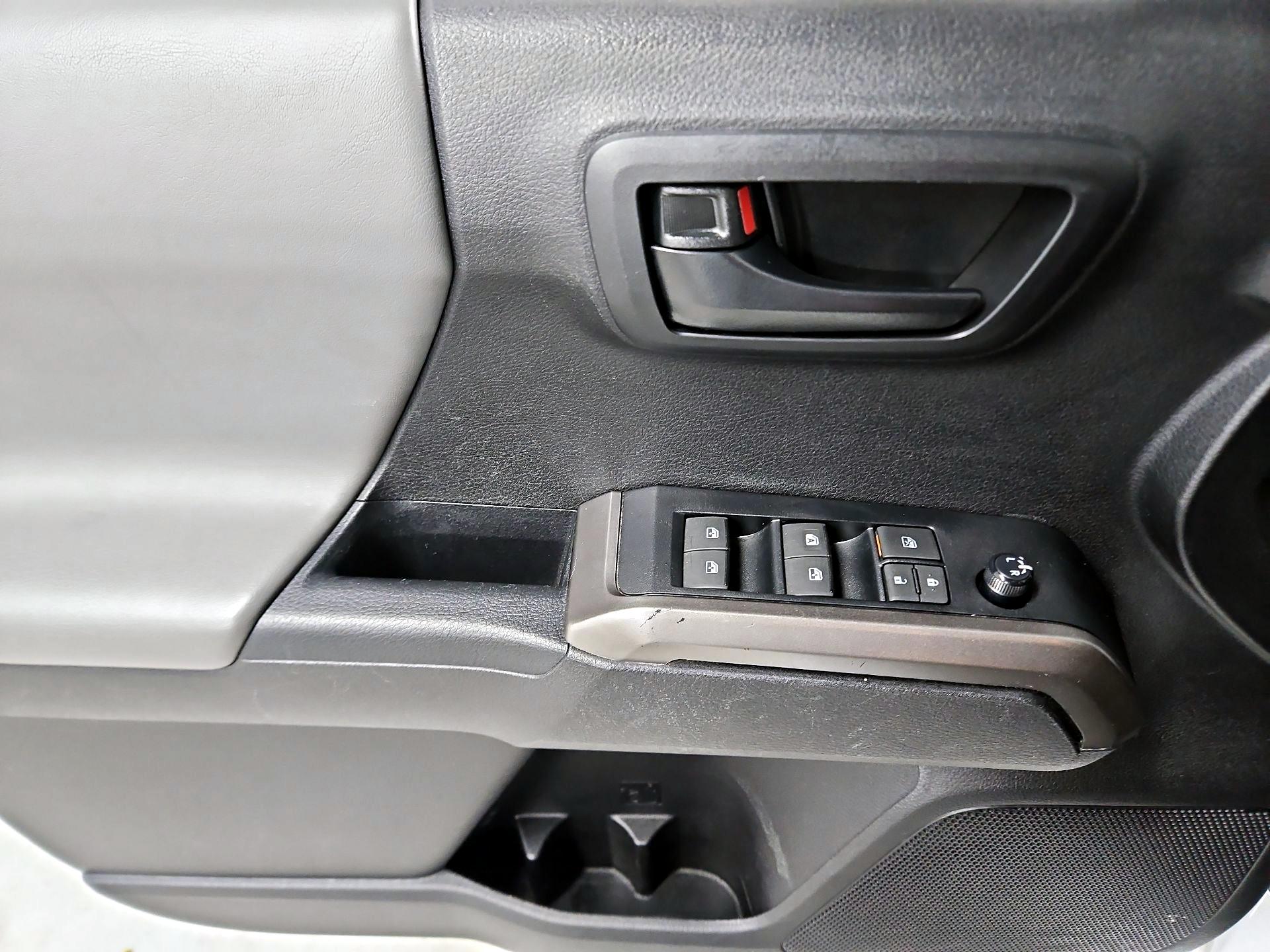 Thumbnail: 2022 Toyota Tacoma - 12