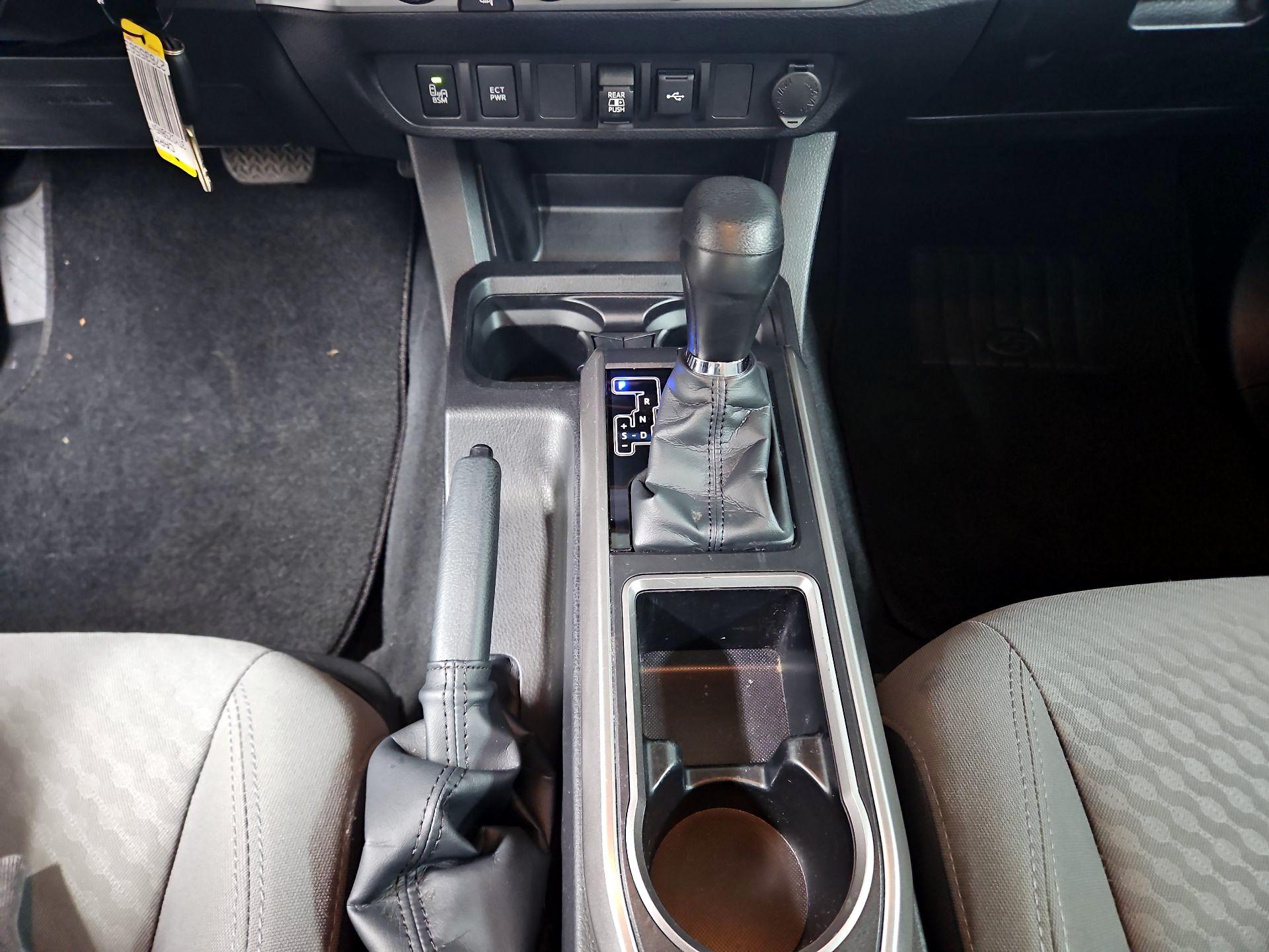 Thumbnail: 2022 Toyota Tacoma - 17