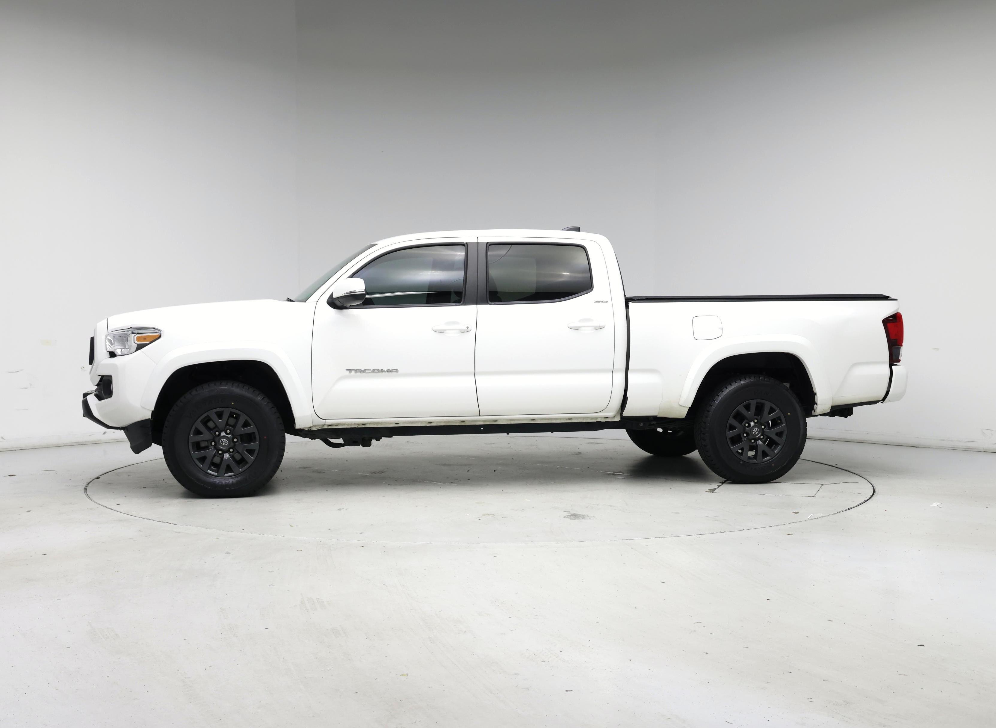 Thumbnail: 2022 Toyota Tacoma - 3