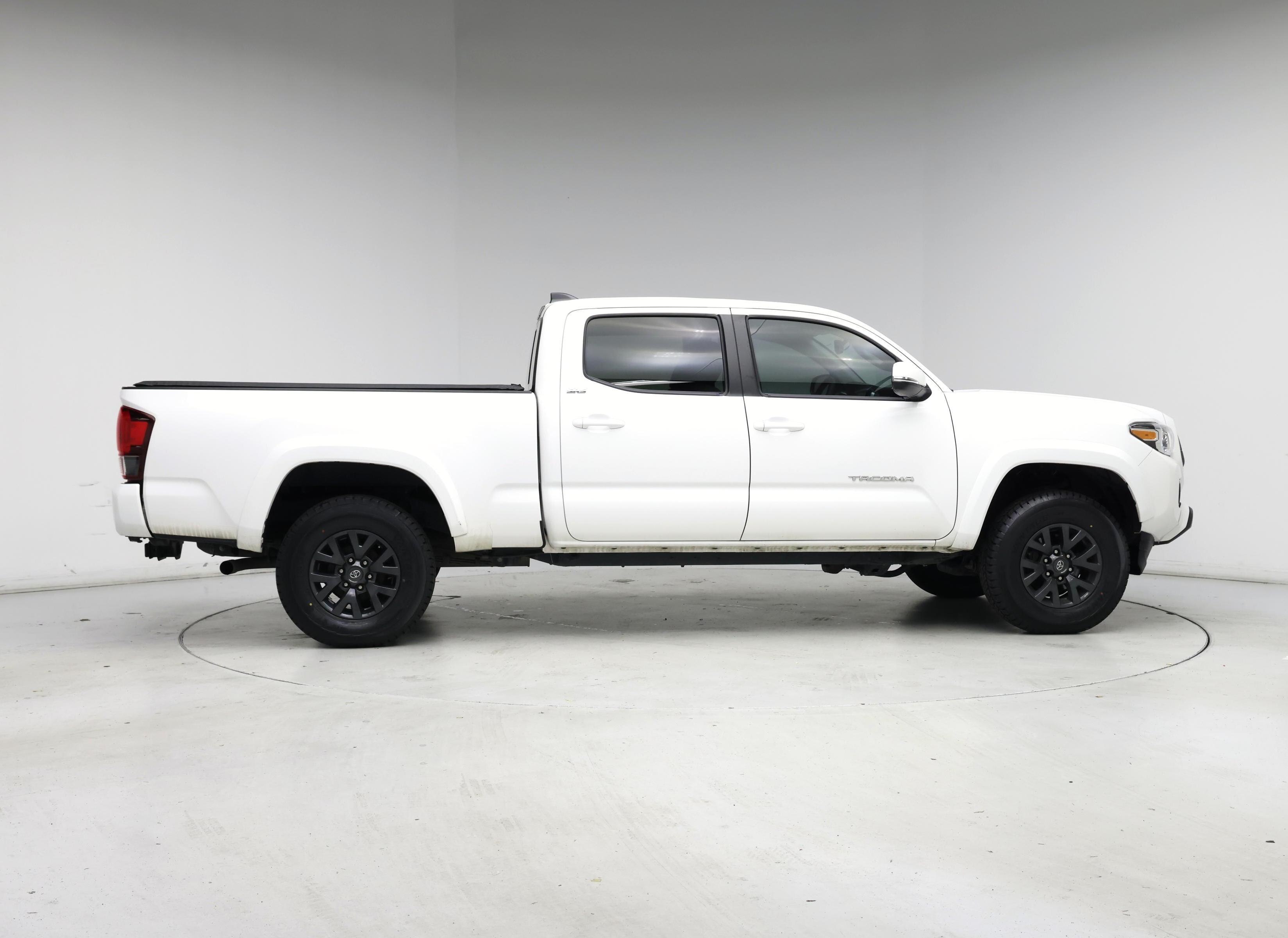 Thumbnail: 2022 Toyota Tacoma - 7