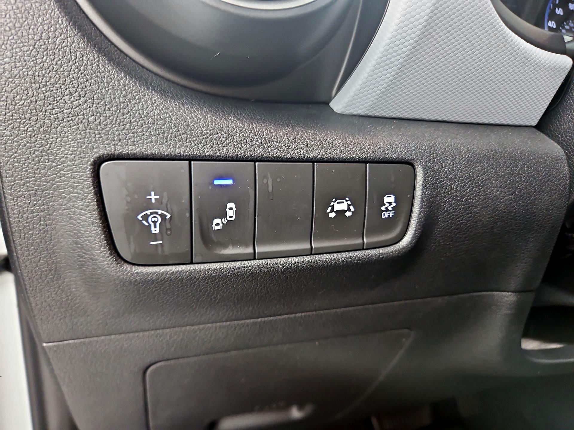 Thumbnail: 2020 Hyundai Kona - 13