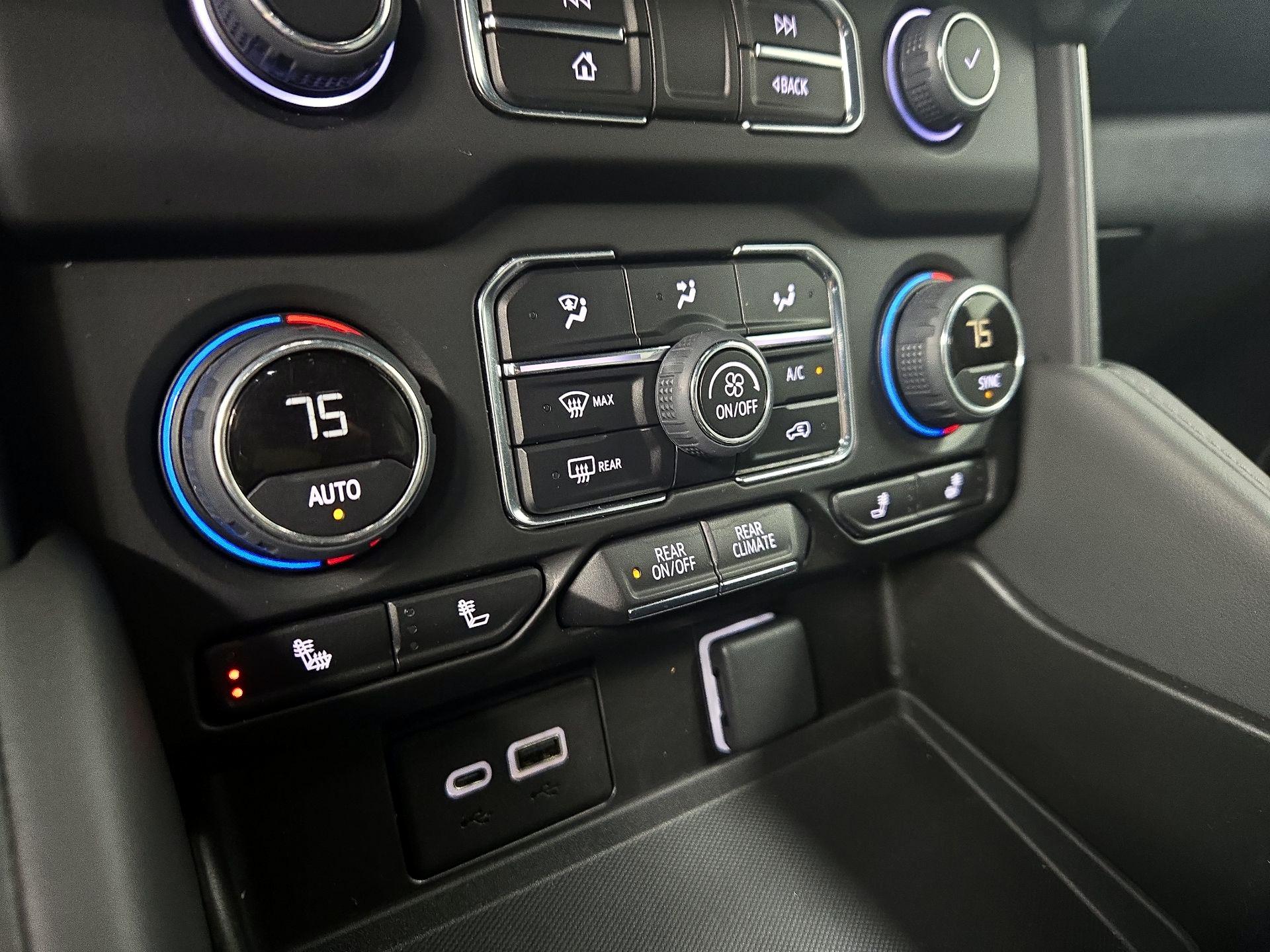 Thumbnail: 2022 Chevrolet Suburban - 17