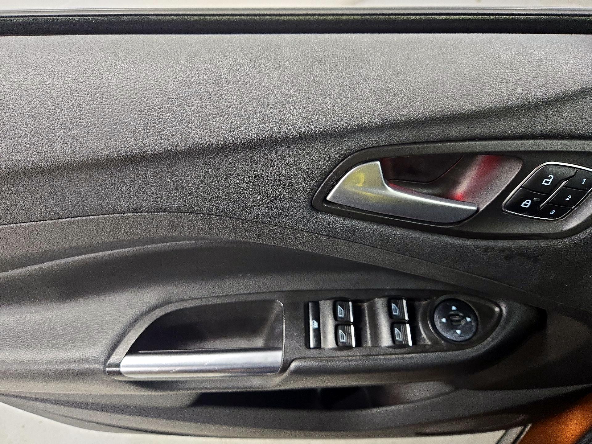 Thumbnail: 2017 Ford Escape - 12