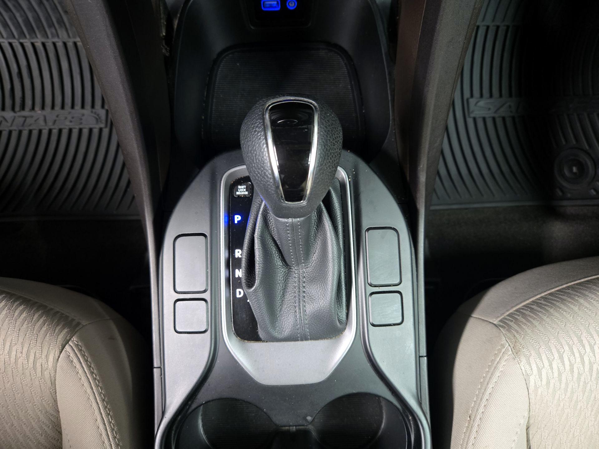 Thumbnail: 2017 Hyundai Santa Fe - 17