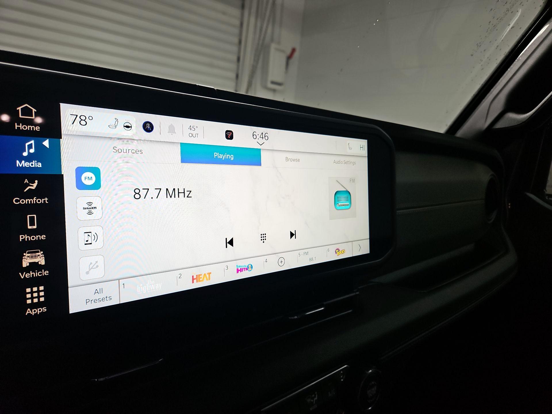 Thumbnail: 2025 Jeep Gladiator - 15