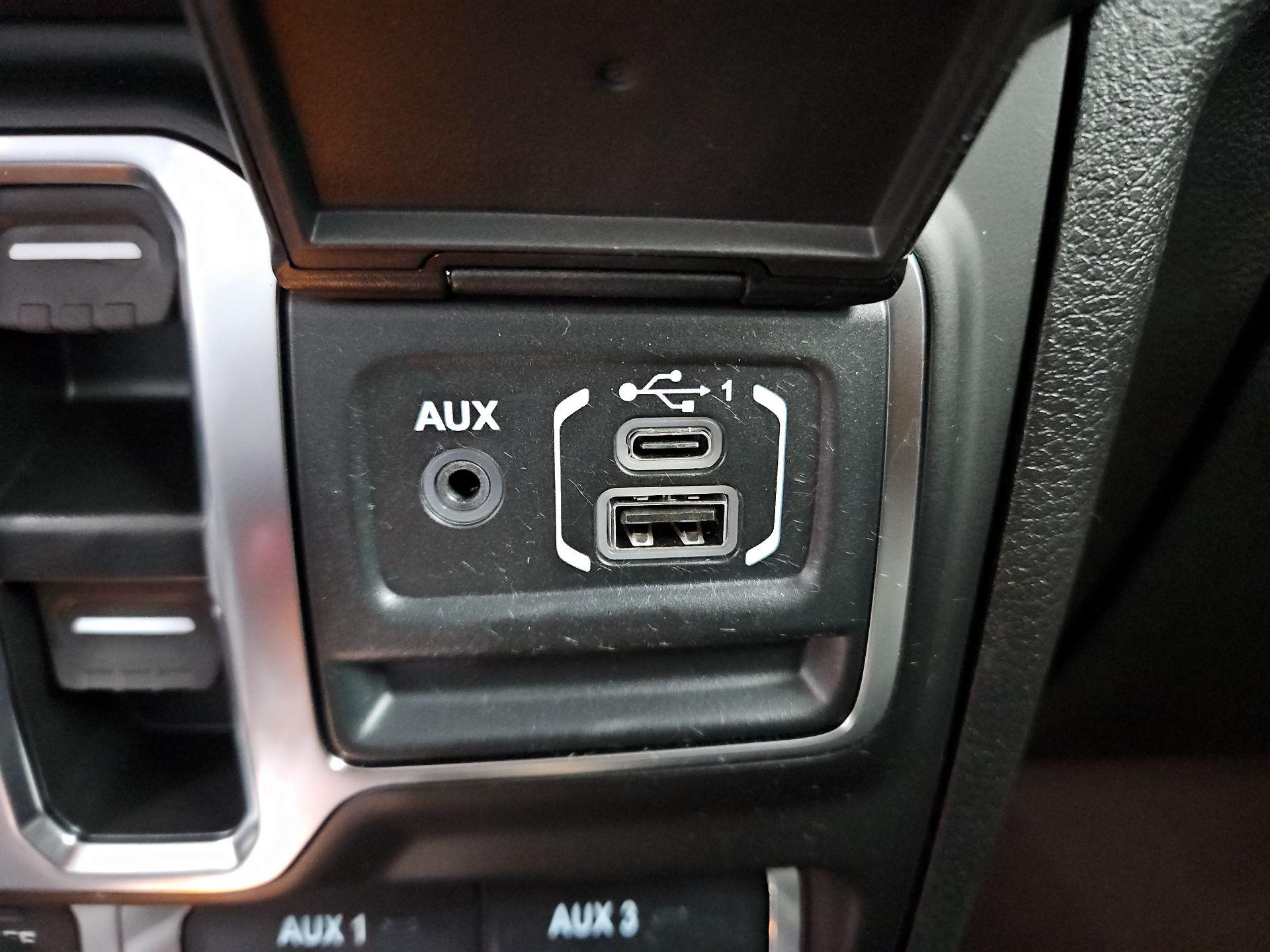 Thumbnail: 2025 Jeep Gladiator - 18