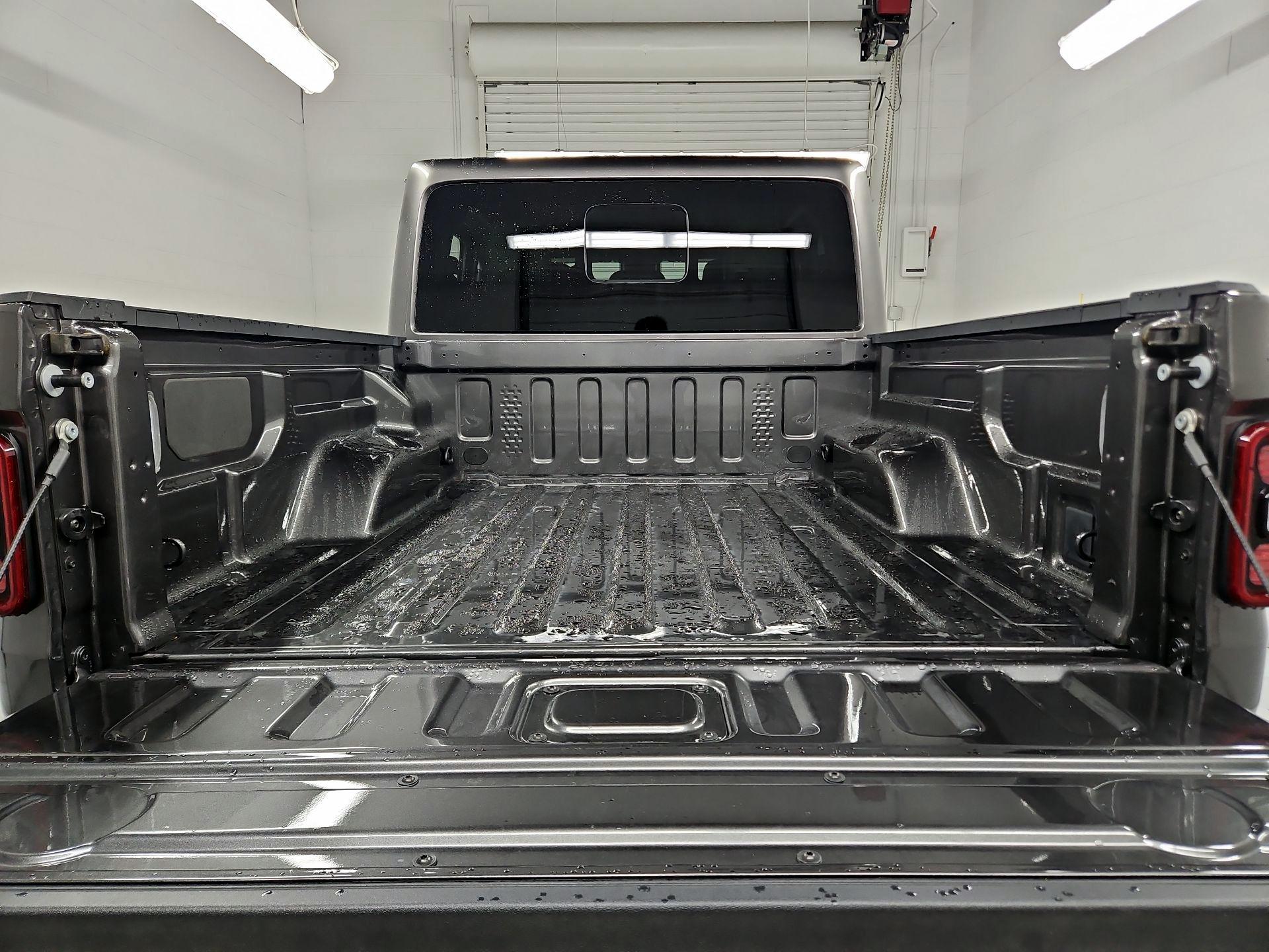 Thumbnail: 2025 Jeep Gladiator - 20