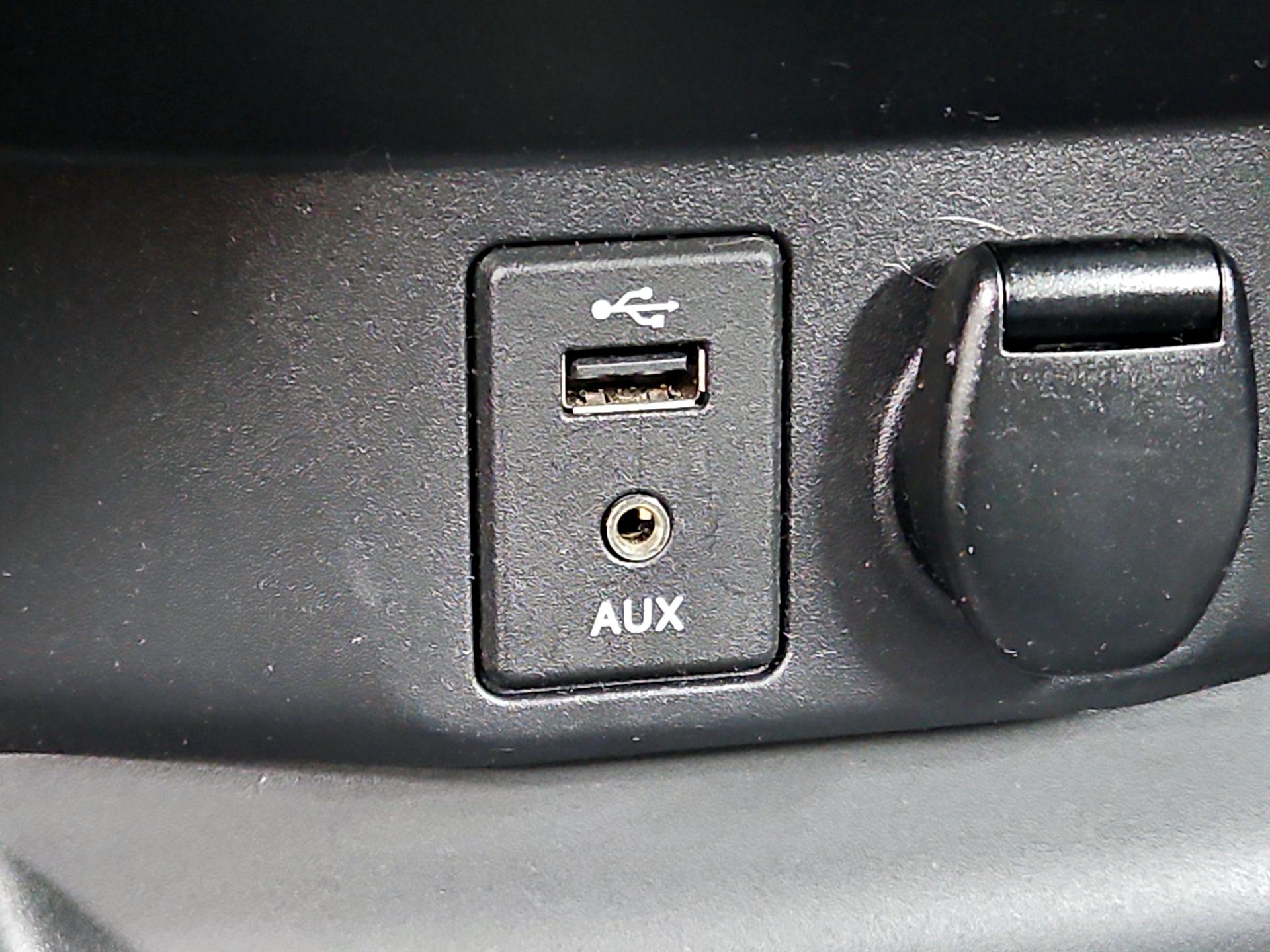 Thumbnail: 2015 Nissan Rogue - 18