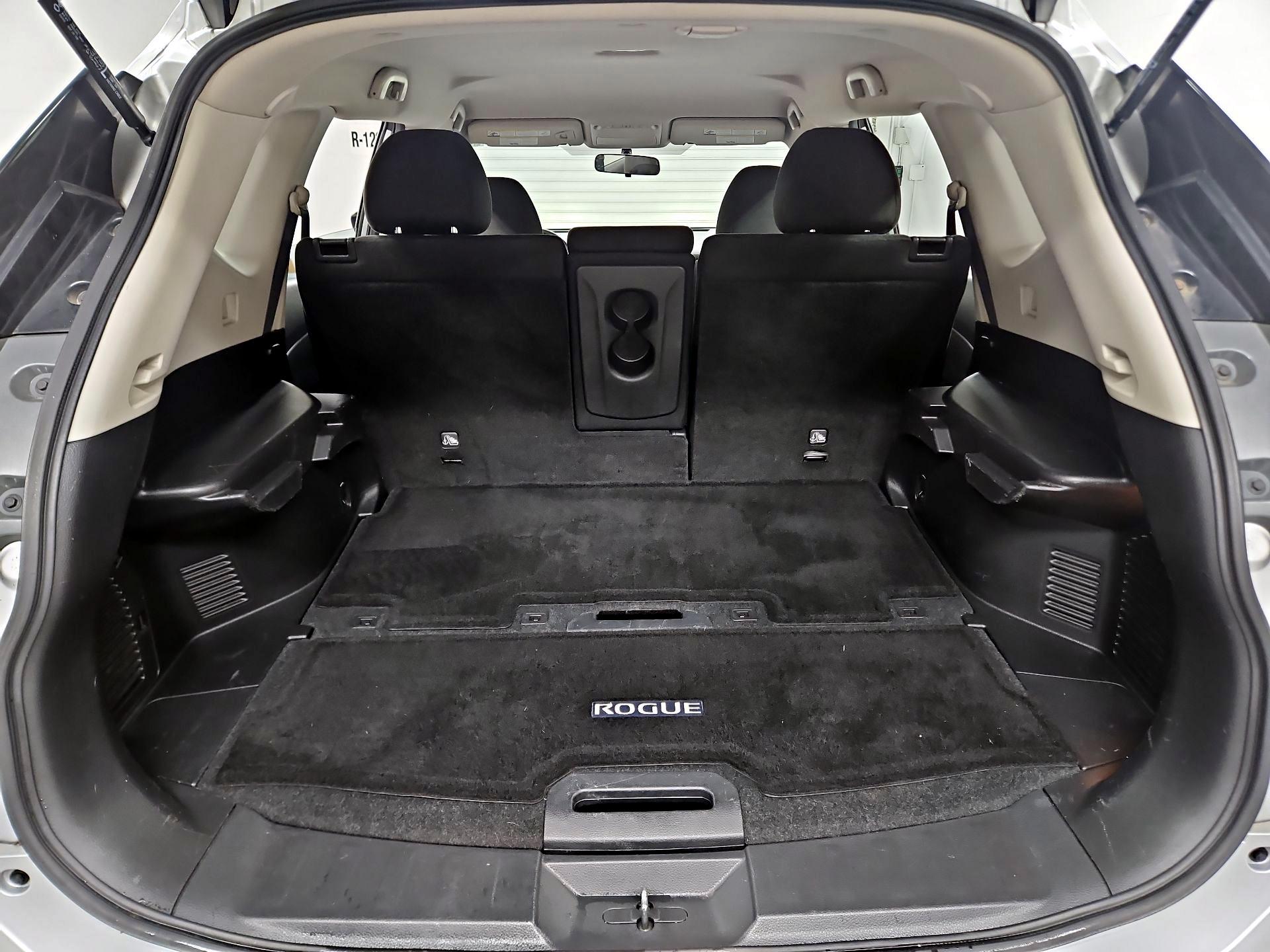 Thumbnail: 2015 Nissan Rogue - 20