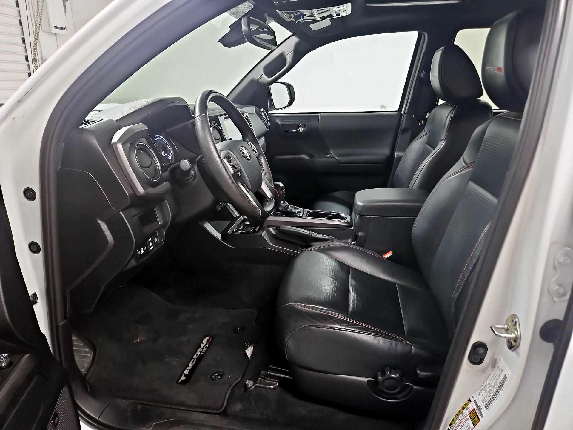 Thumbnail: 2019 Toyota Tacoma - 11