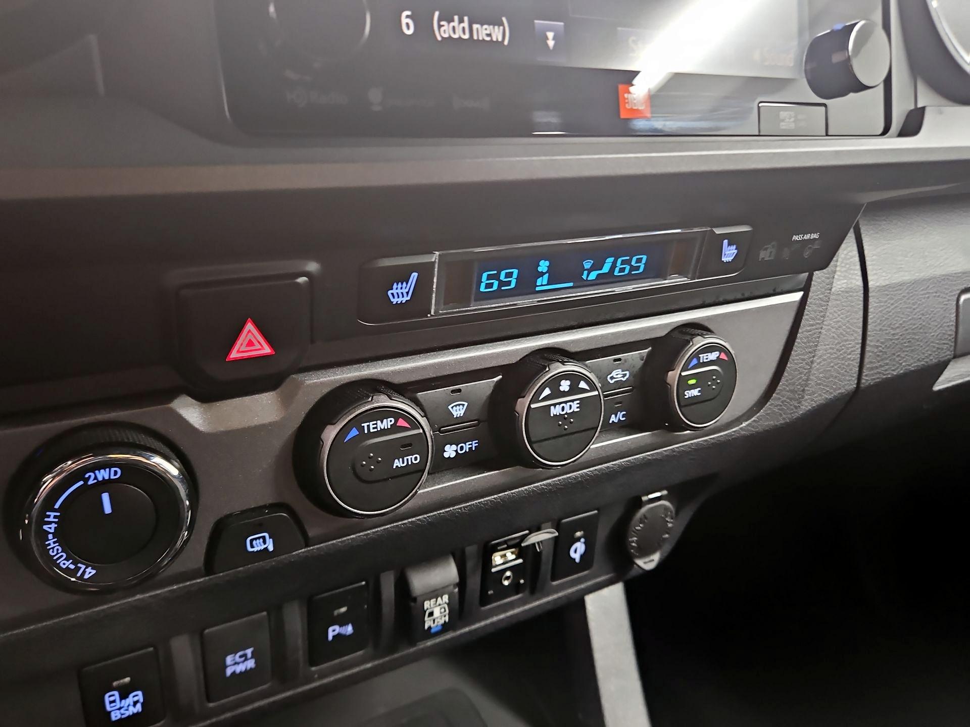 Thumbnail: 2019 Toyota Tacoma - 17