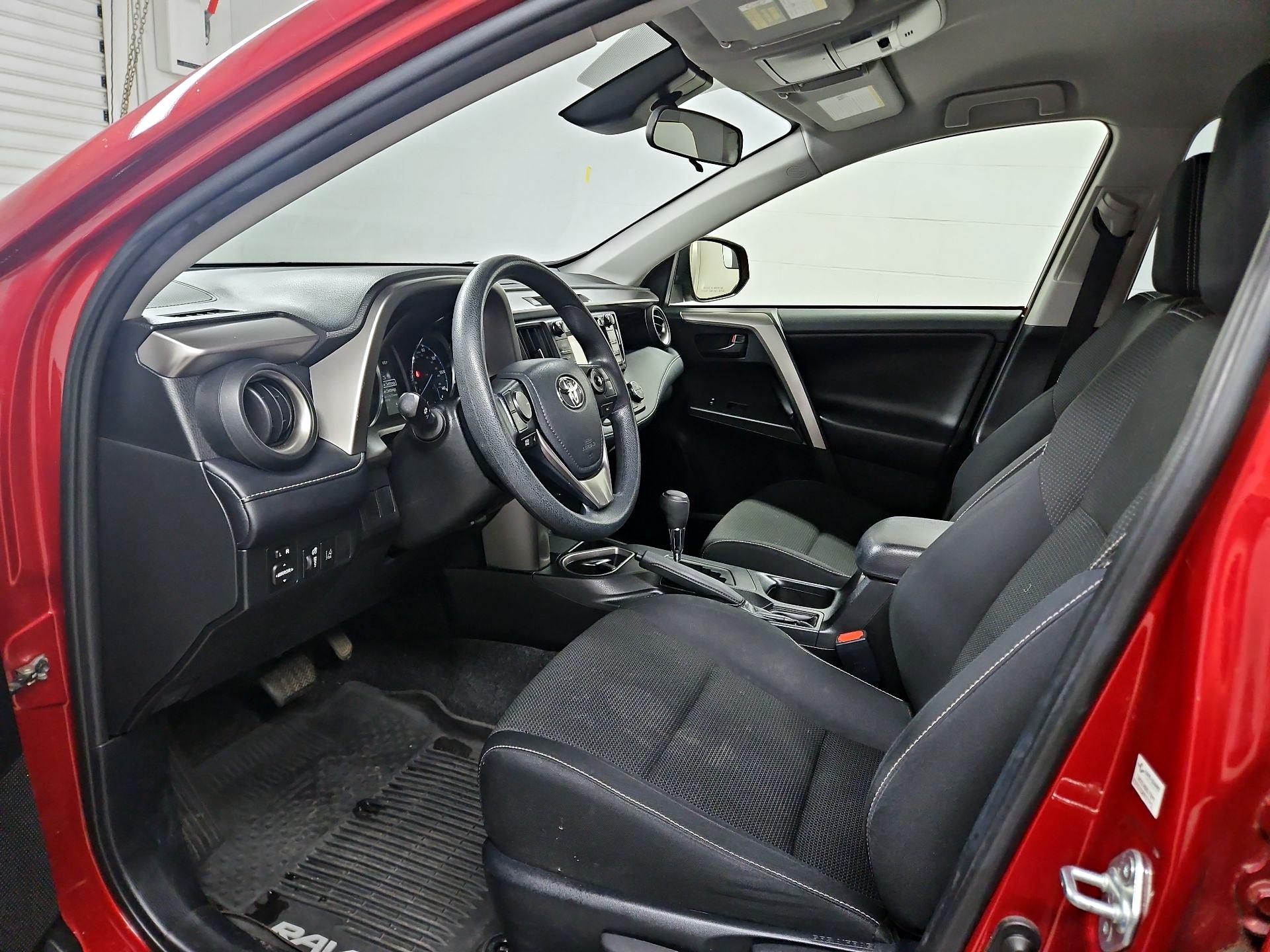 Thumbnail: 2018 Toyota RAV4 - 11