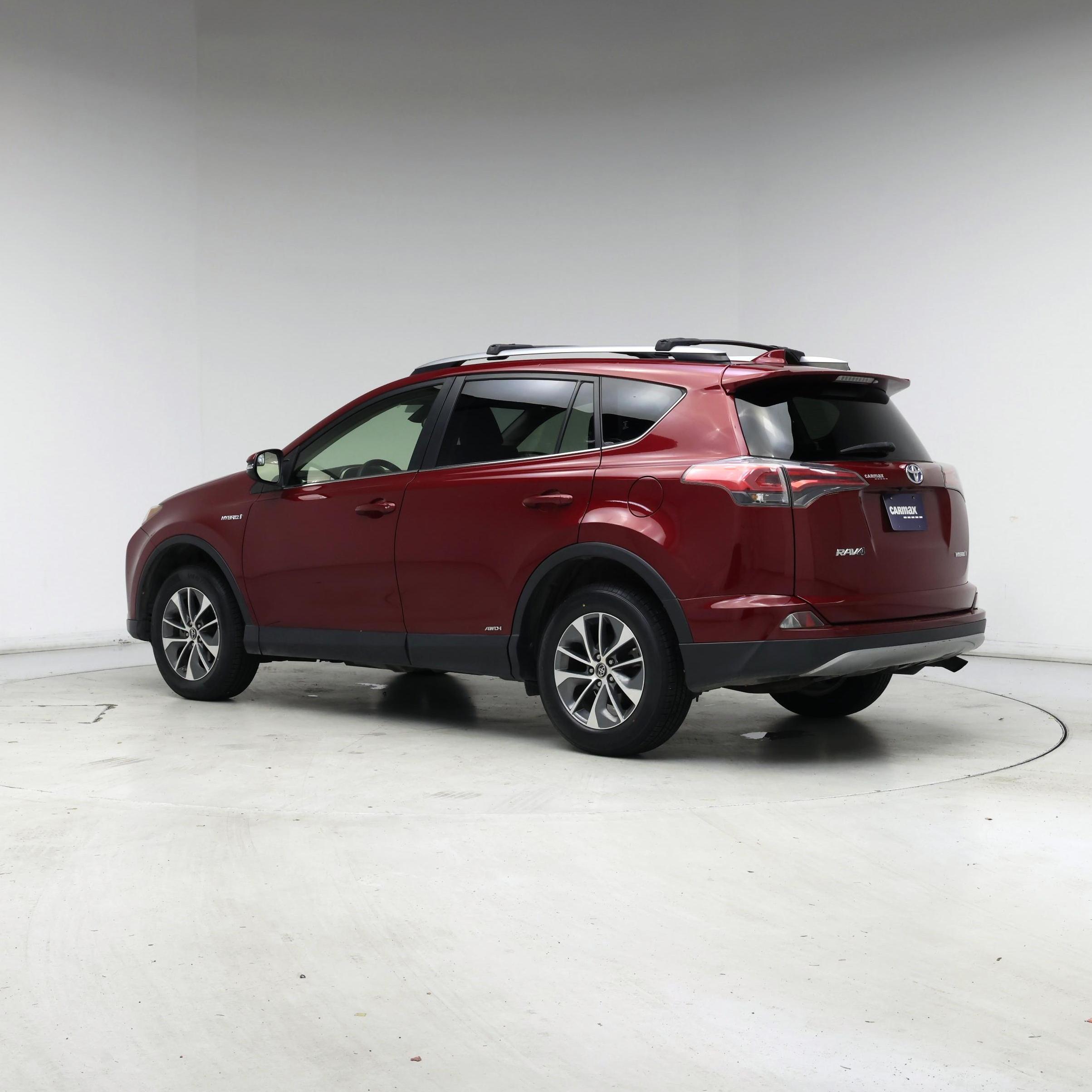 Thumbnail: 2018 Toyota RAV4 - 2