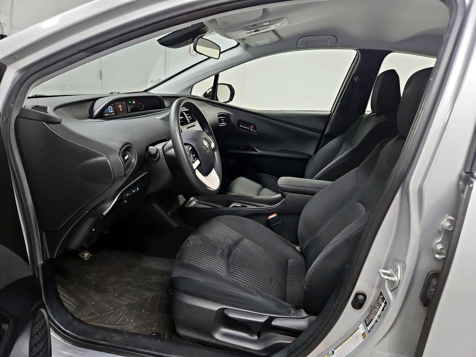 Thumbnail: 2017 Toyota Prius - 11