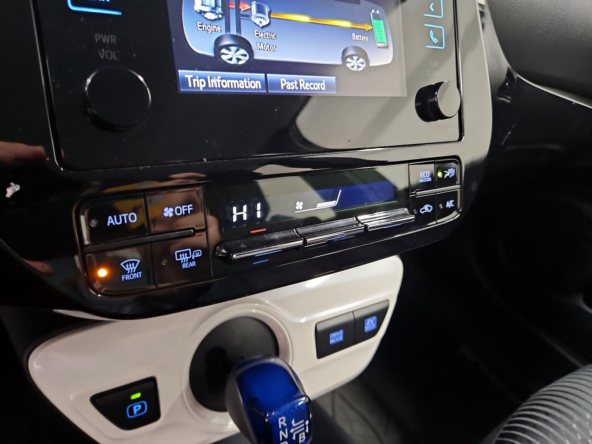 Thumbnail: 2017 Toyota Prius - 16