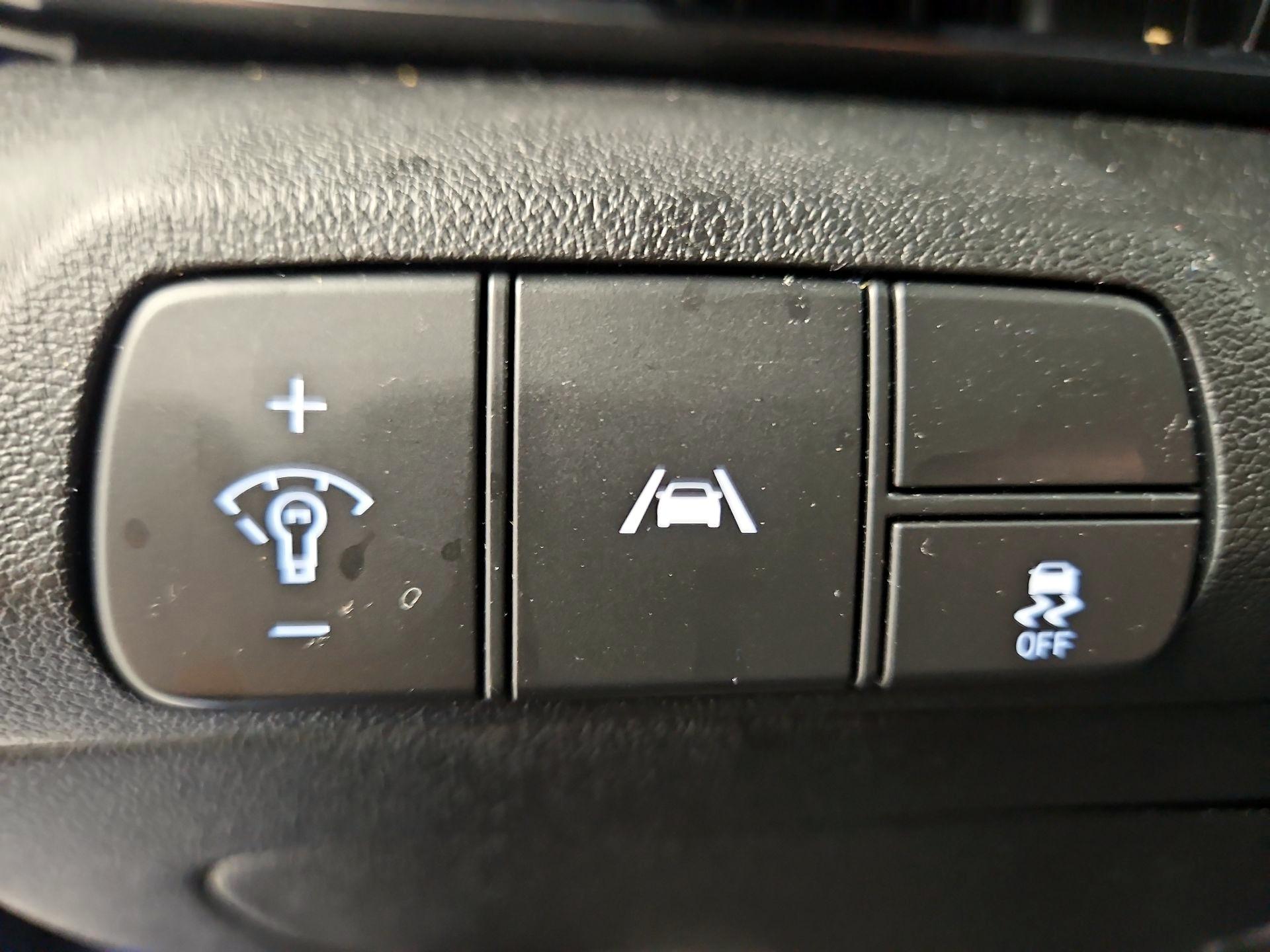 Thumbnail: 2022 Hyundai Elantra - 13