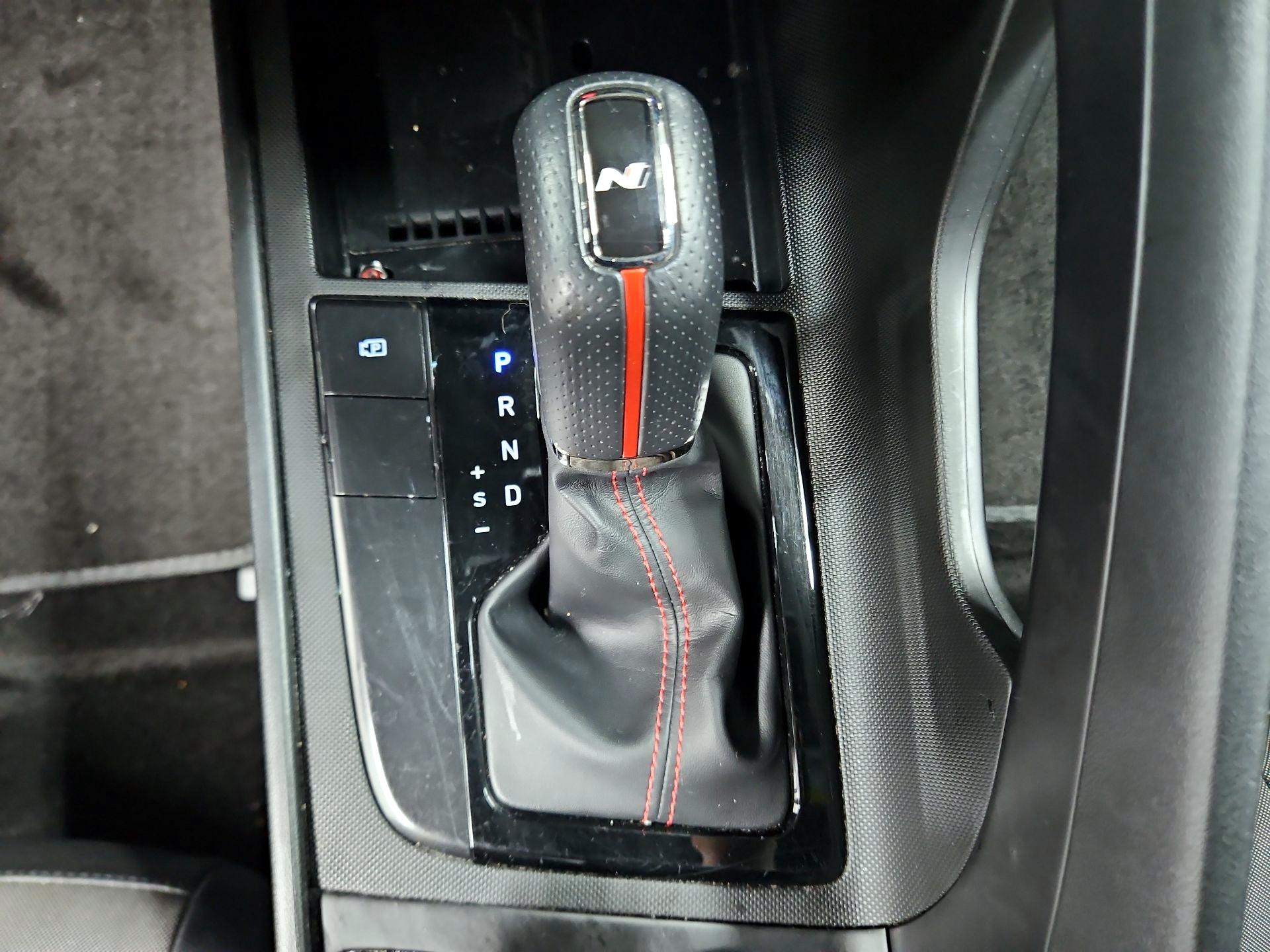 Thumbnail: 2022 Hyundai Elantra - 17