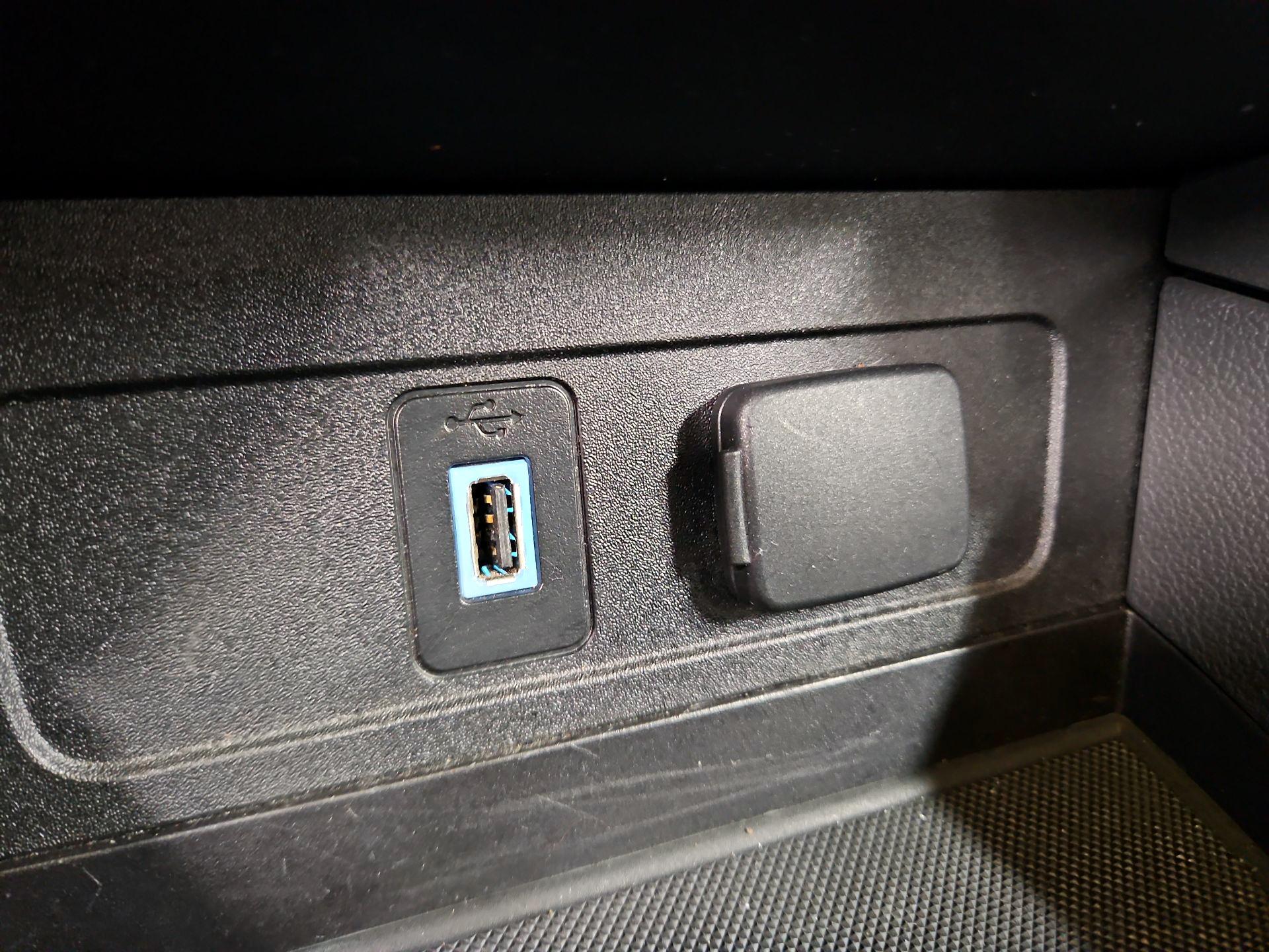 Thumbnail: 2017 Ford Escape - 18