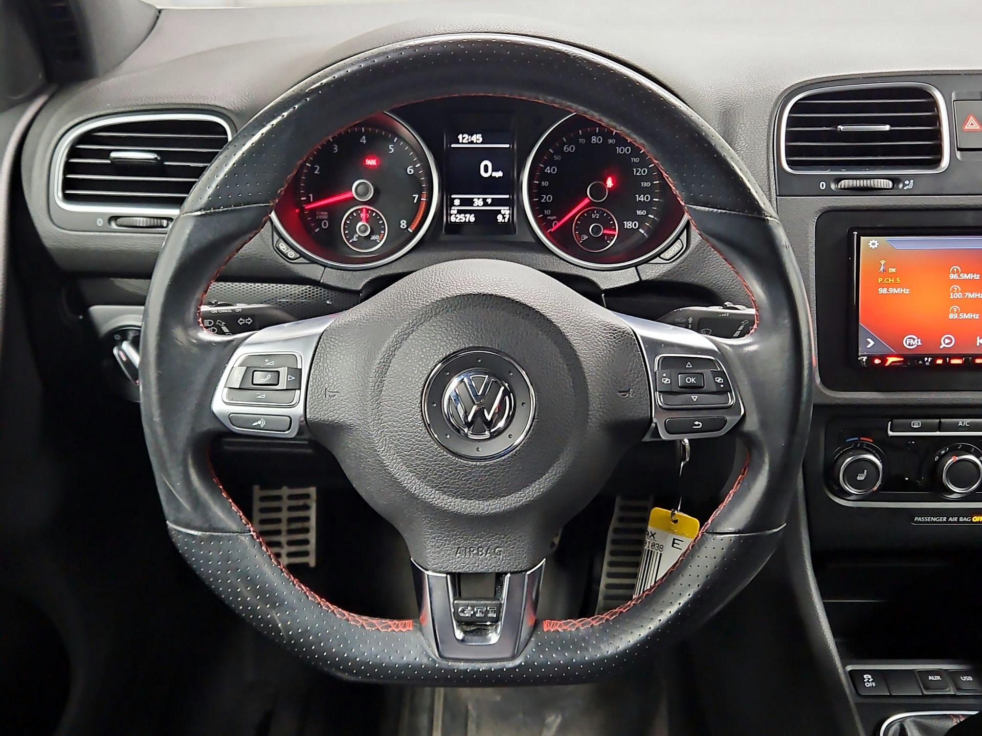 Thumbnail: 2014 Volkswagen Golf - 10