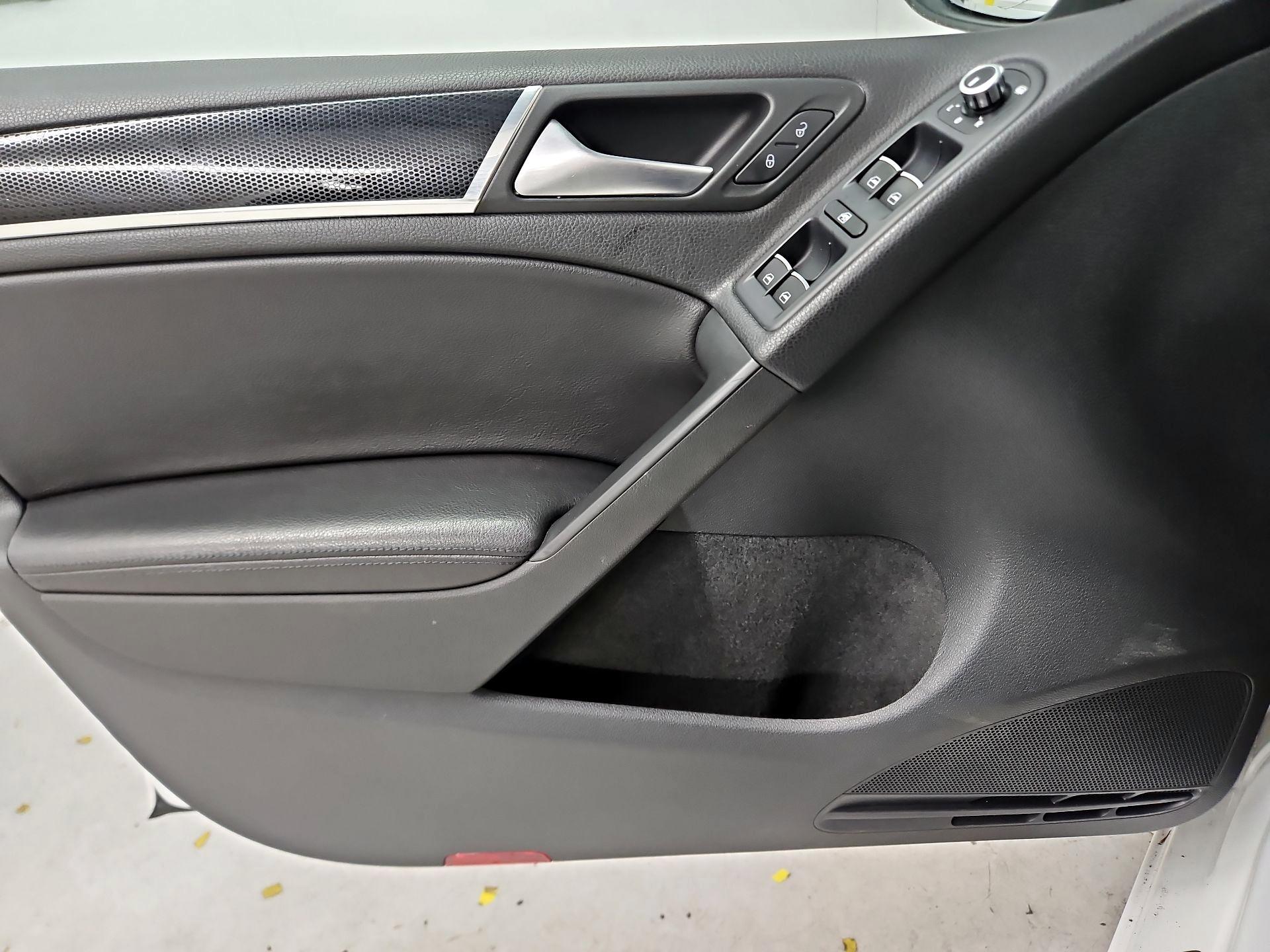 Thumbnail: 2014 Volkswagen Golf - 12