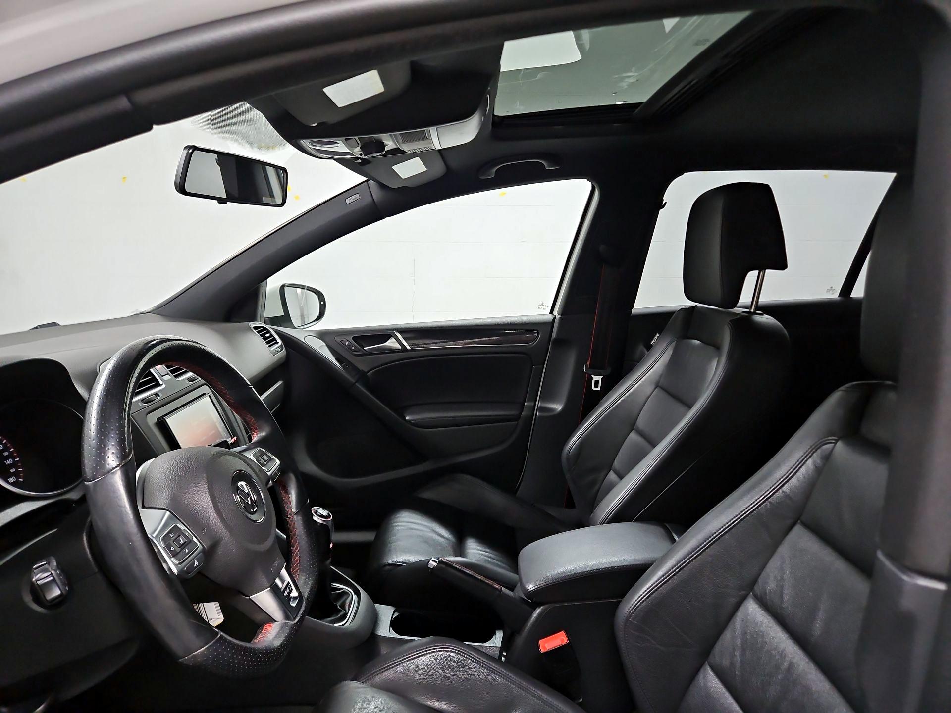 Thumbnail: 2014 Volkswagen Golf - 18