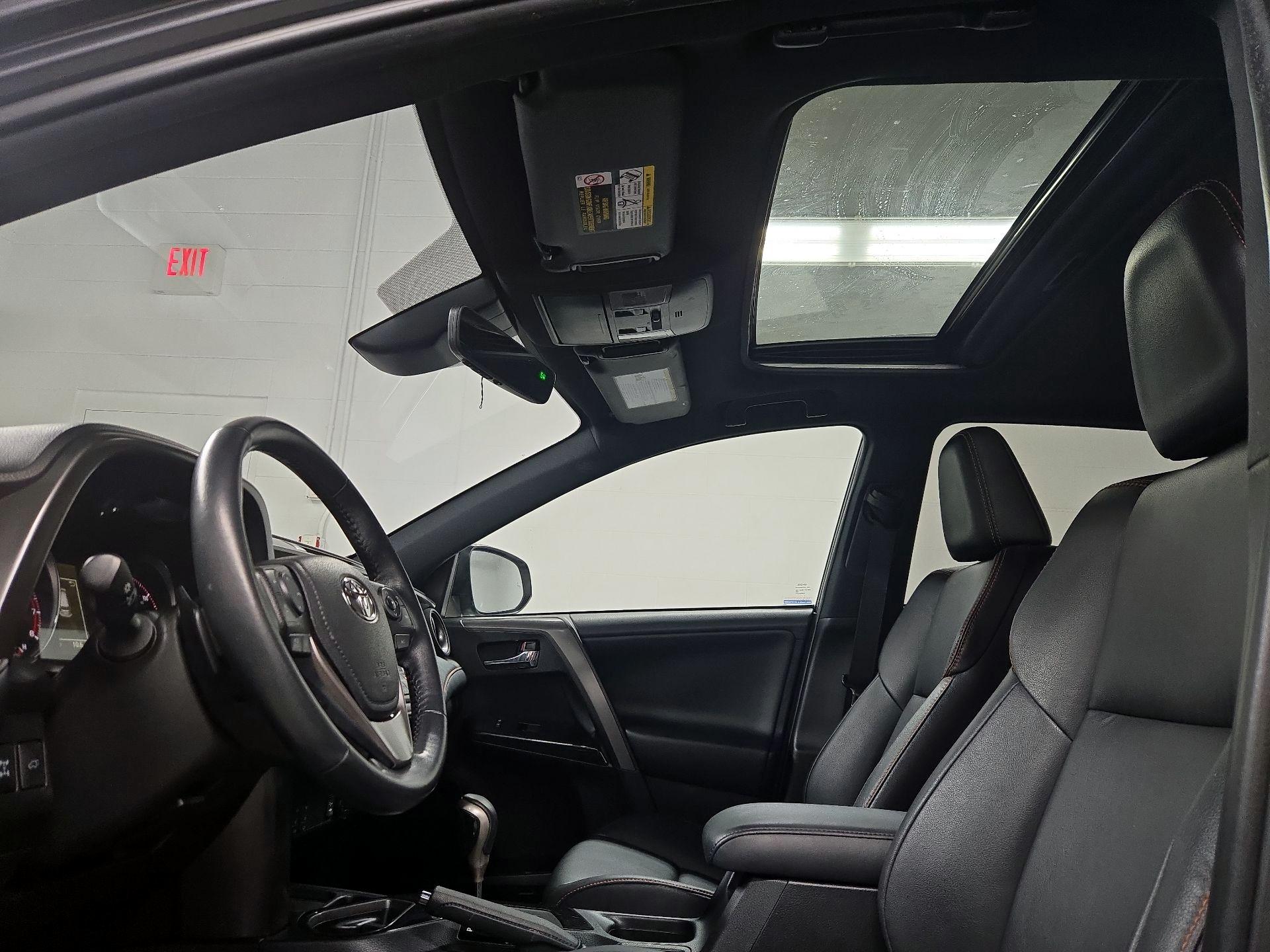 Thumbnail: 2018 Toyota RAV4 - 19