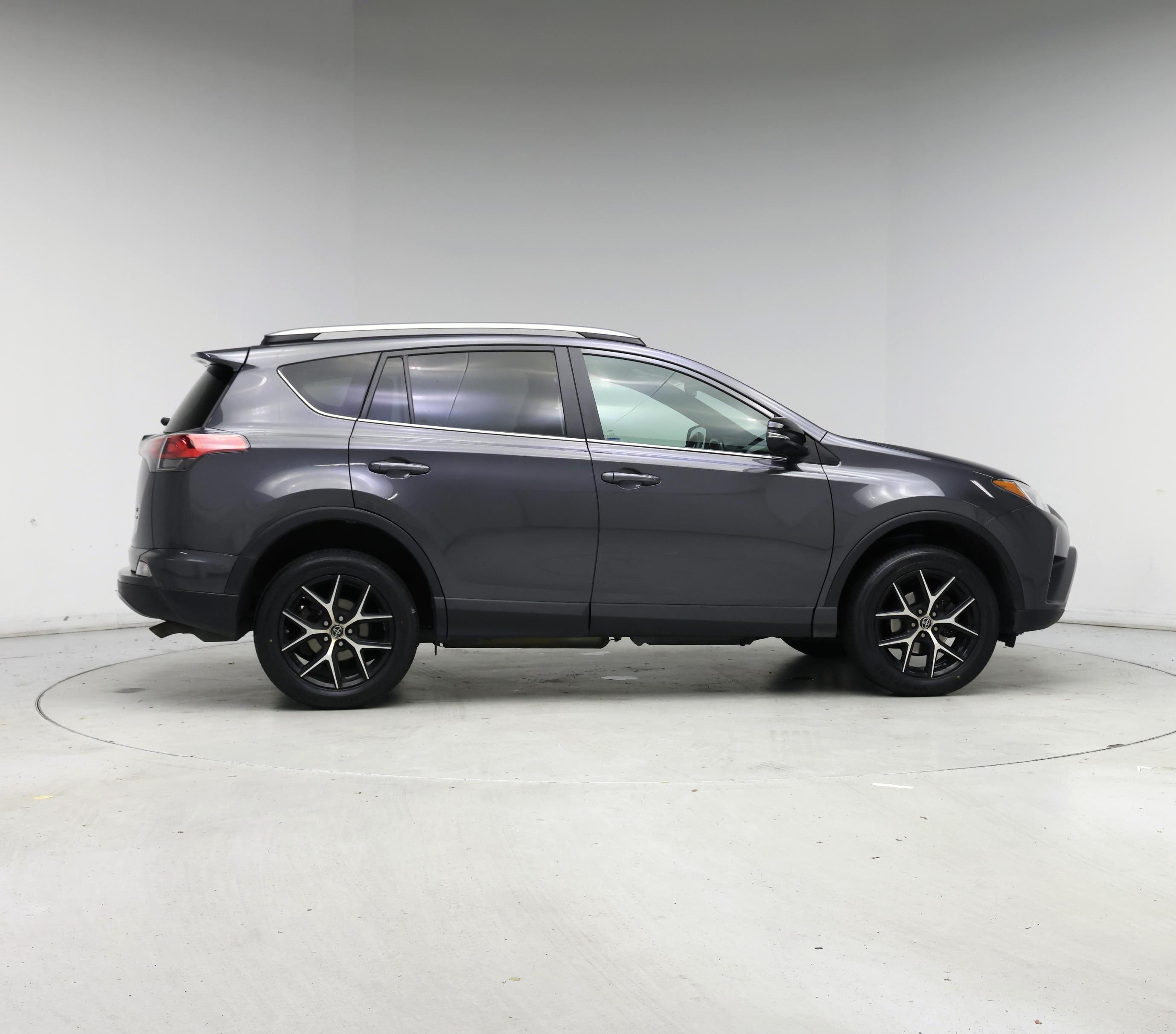 Thumbnail: 2018 Toyota RAV4 - 7