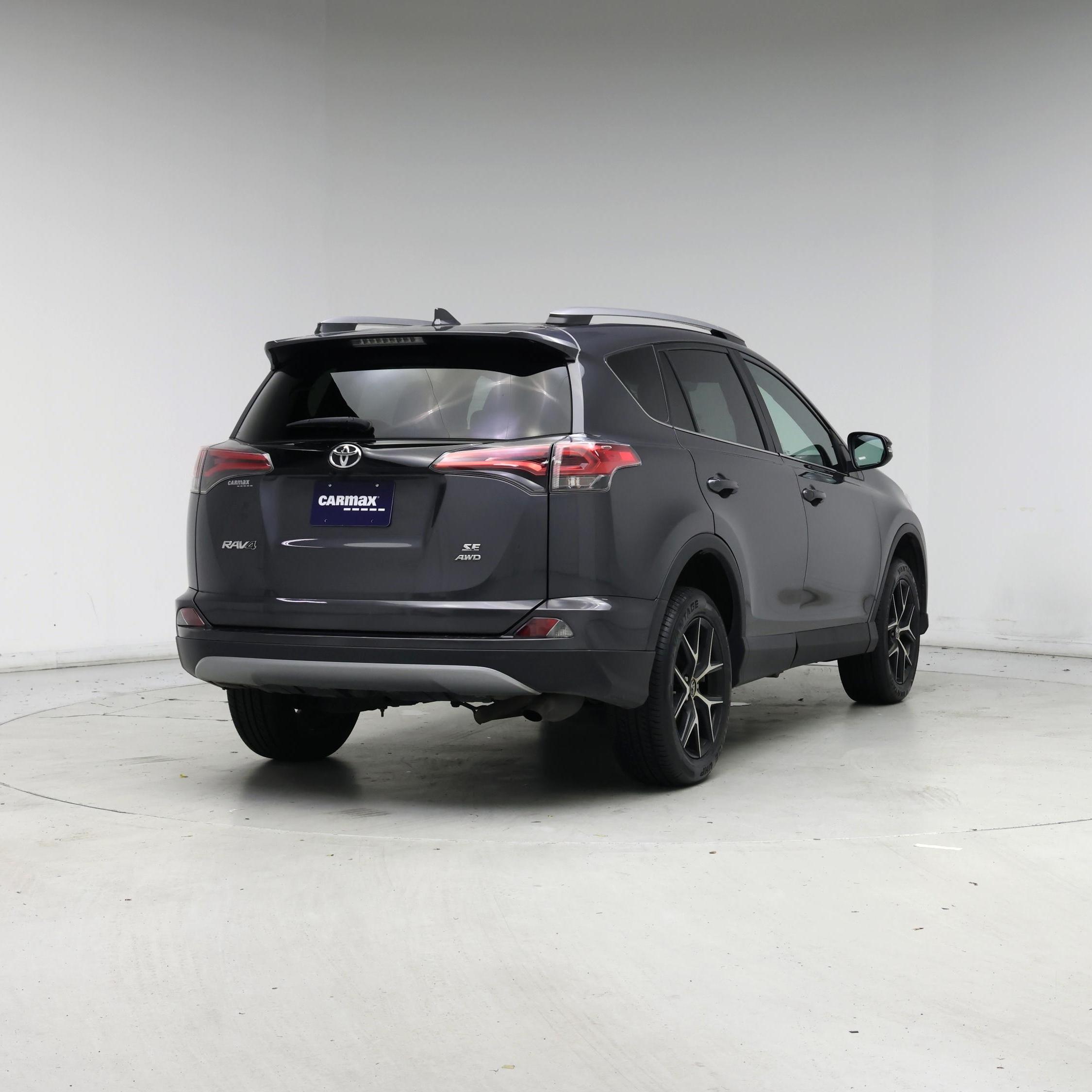 Thumbnail: 2018 Toyota RAV4 - 8