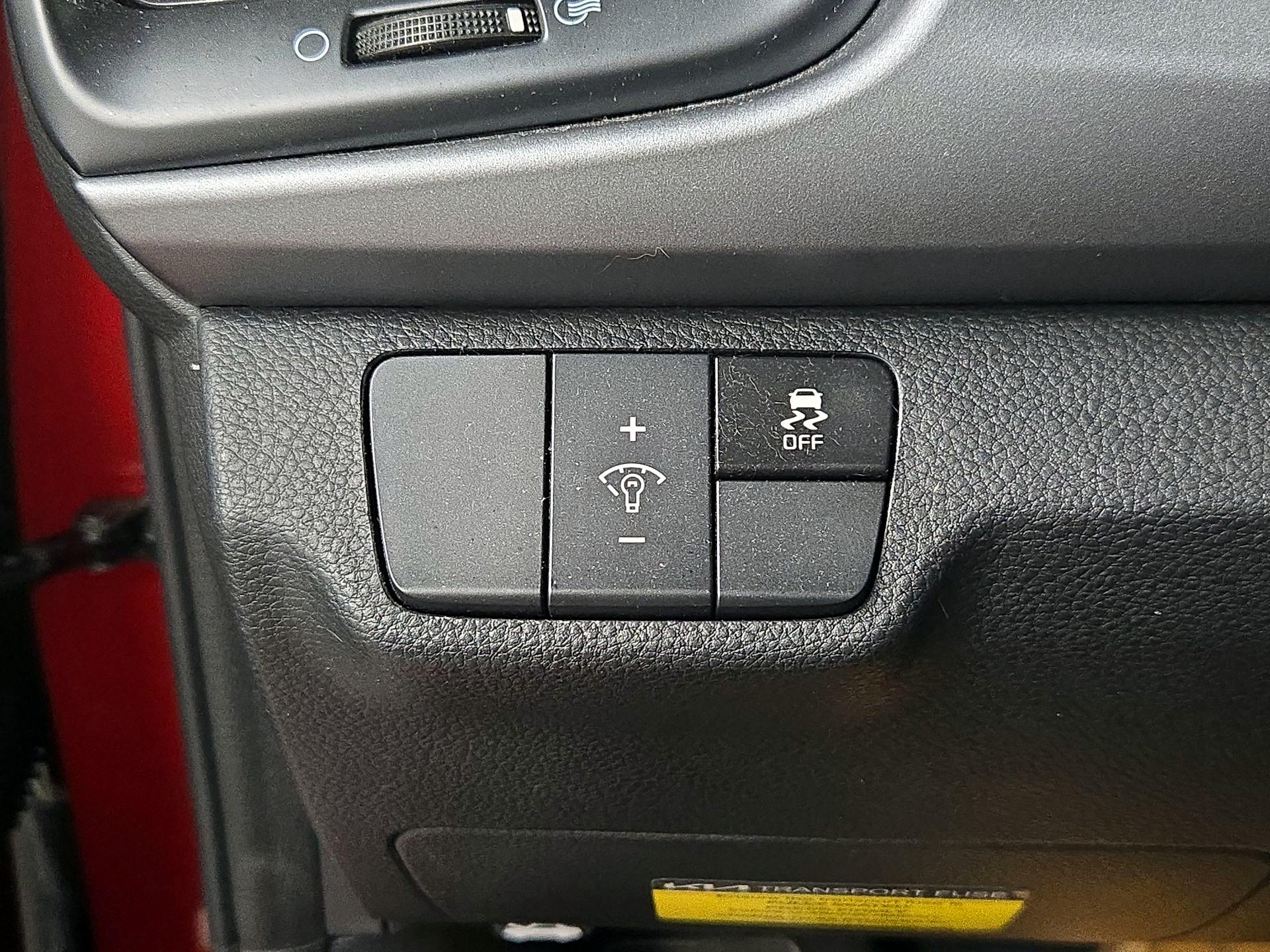 Thumbnail: 2022 Kia Rio - 13