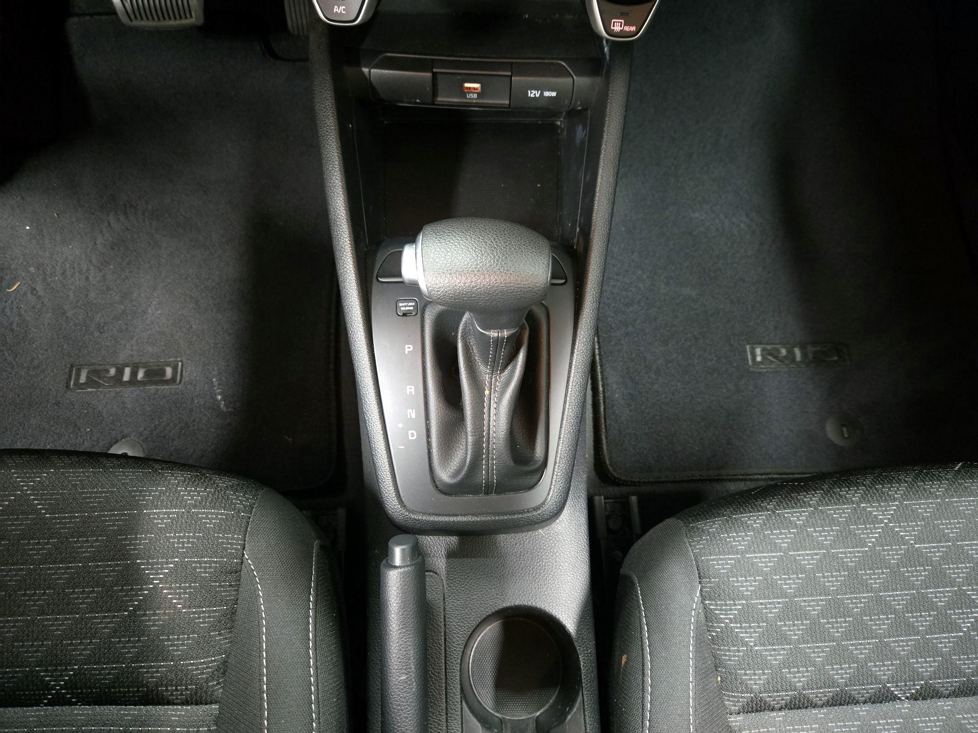 Thumbnail: 2022 Kia Rio - 17