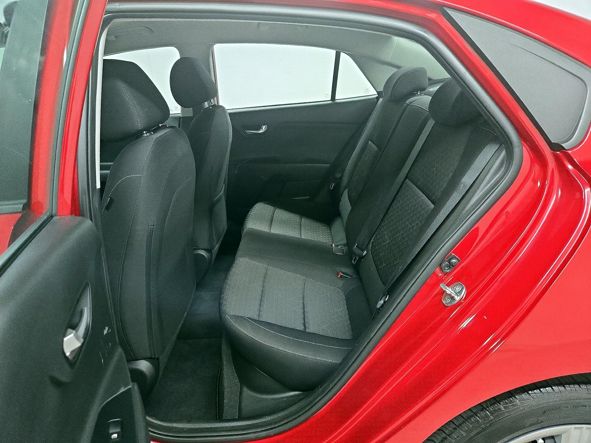 Thumbnail: 2022 Kia Rio - 19