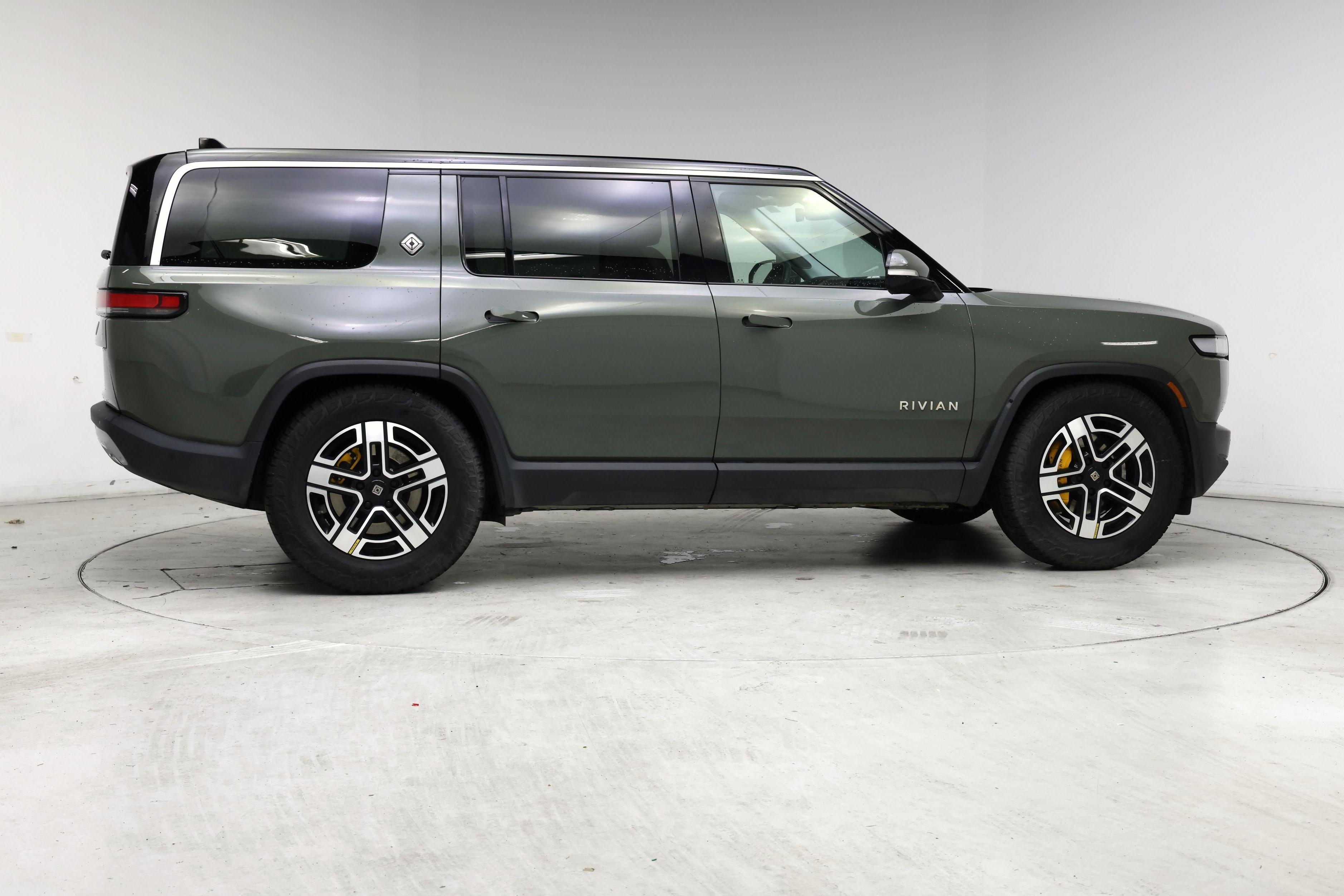 Thumbnail: 2023 Rivian R1S - 7